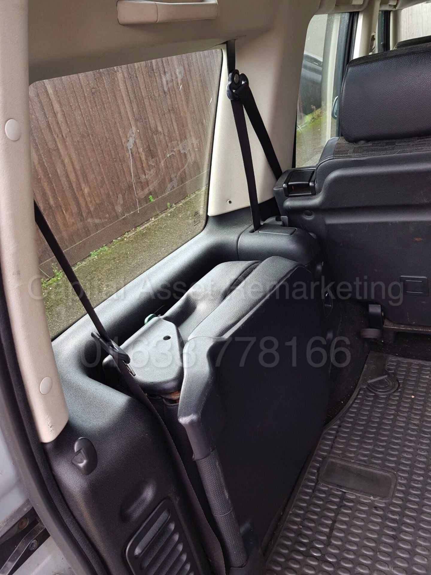 (On Sale) LAND ROVER DISCOVERY 'GS EDITION' (2004 MODEL) 'TD5 - AUTO - 7 SEATER' (NO VAT - SAVE 20%) - Image 15 of 16