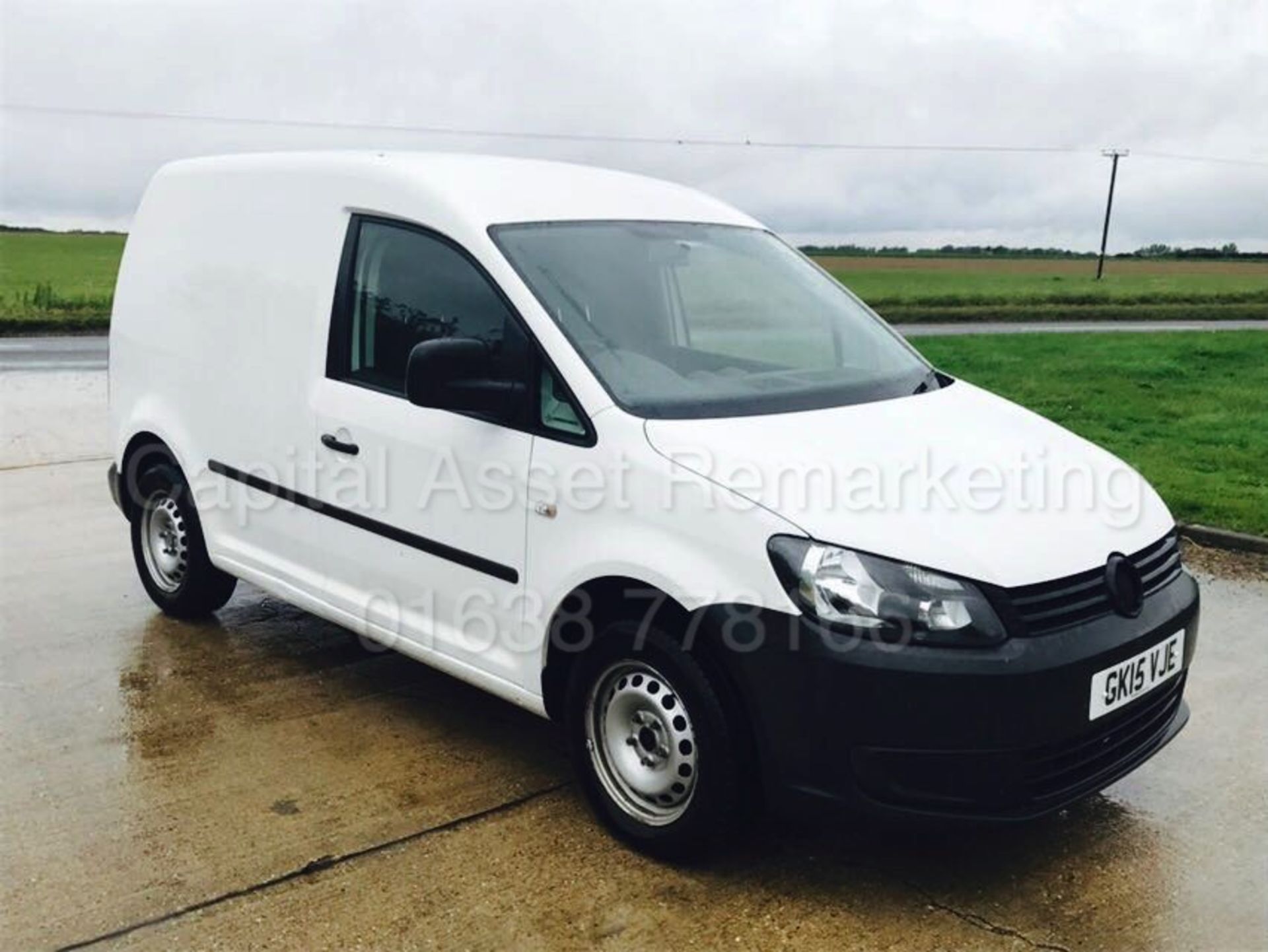 VOLKSWAGEN CADDY C20 (2015 - 15 REG) '1.6 TDI - 5 SPEED' (1 OWNER - FULL SERVICE HISTORY) **50 MPG** - Image 7 of 17