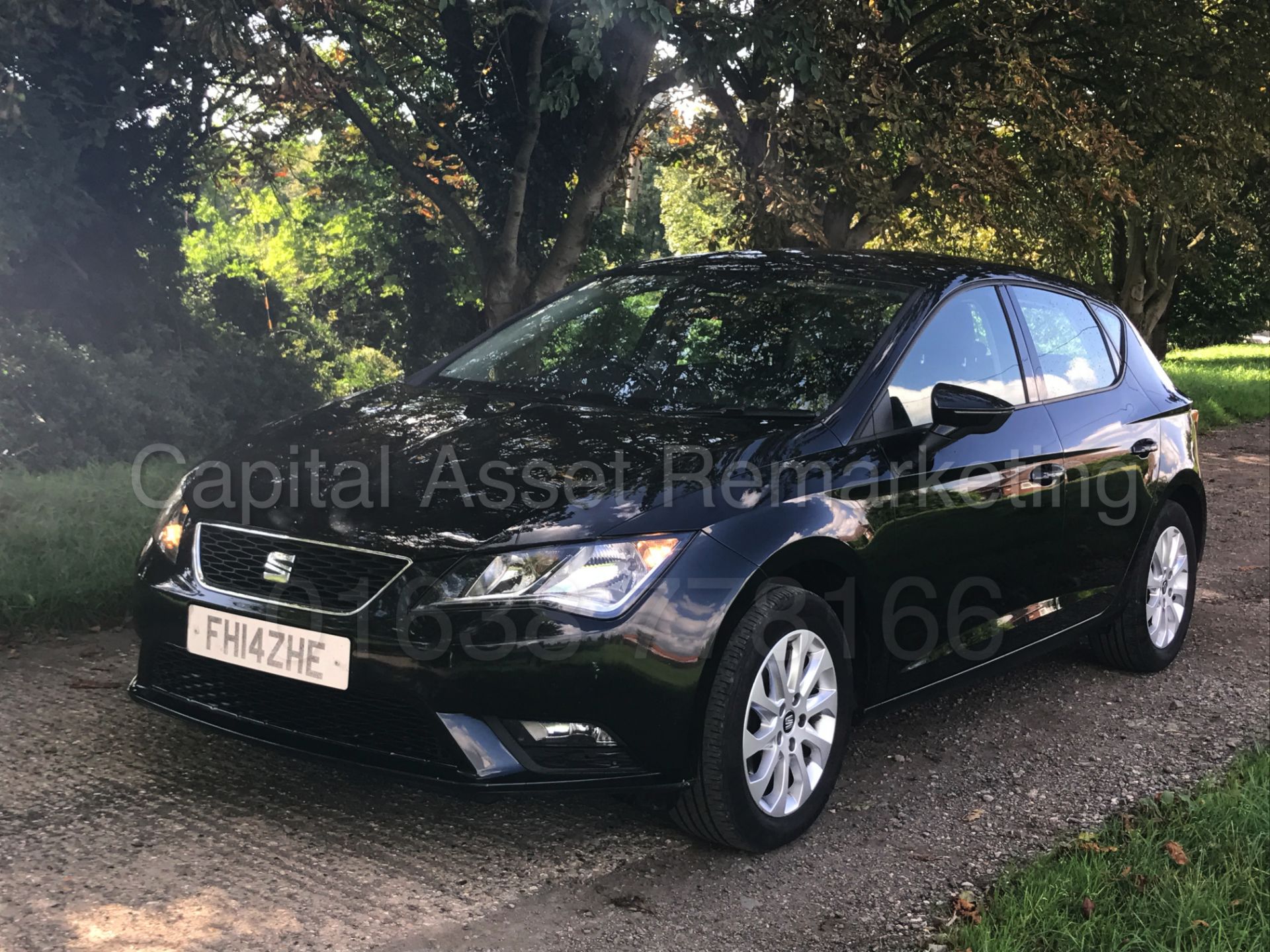 SEAT LEON1.6TDI "SE-BLACK" 5 DOOR HATCHBACK (14 REG) 1 OWNER / SERVICE HISTORY - AIR CON - CRUISE