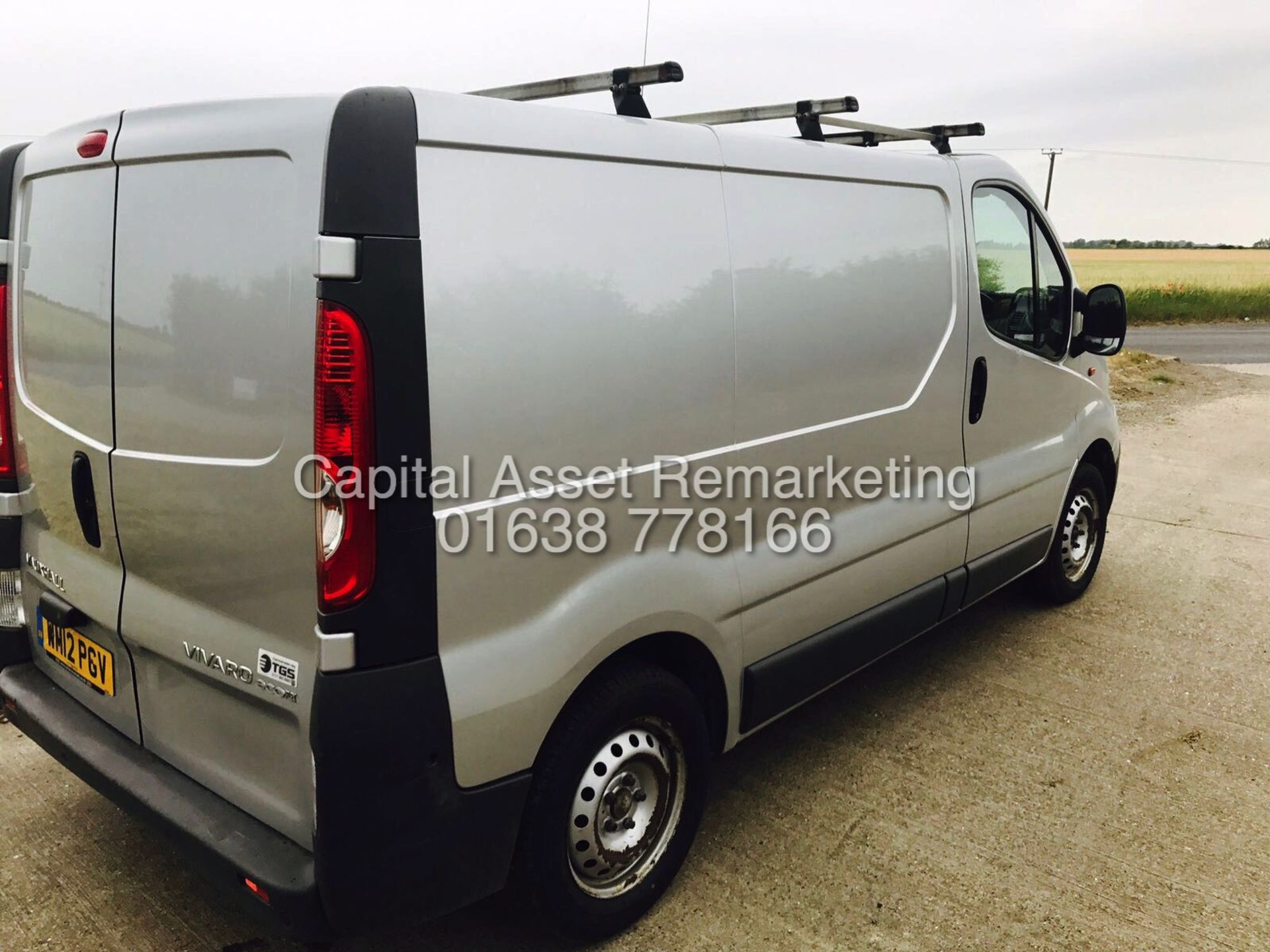 VAUXHALL VIVARO 2.0 CDTI ECO-FLEX (12 REG) SILVER - 3 SEATER - REMOVABLE ROOF RACKS - Image 4 of 11