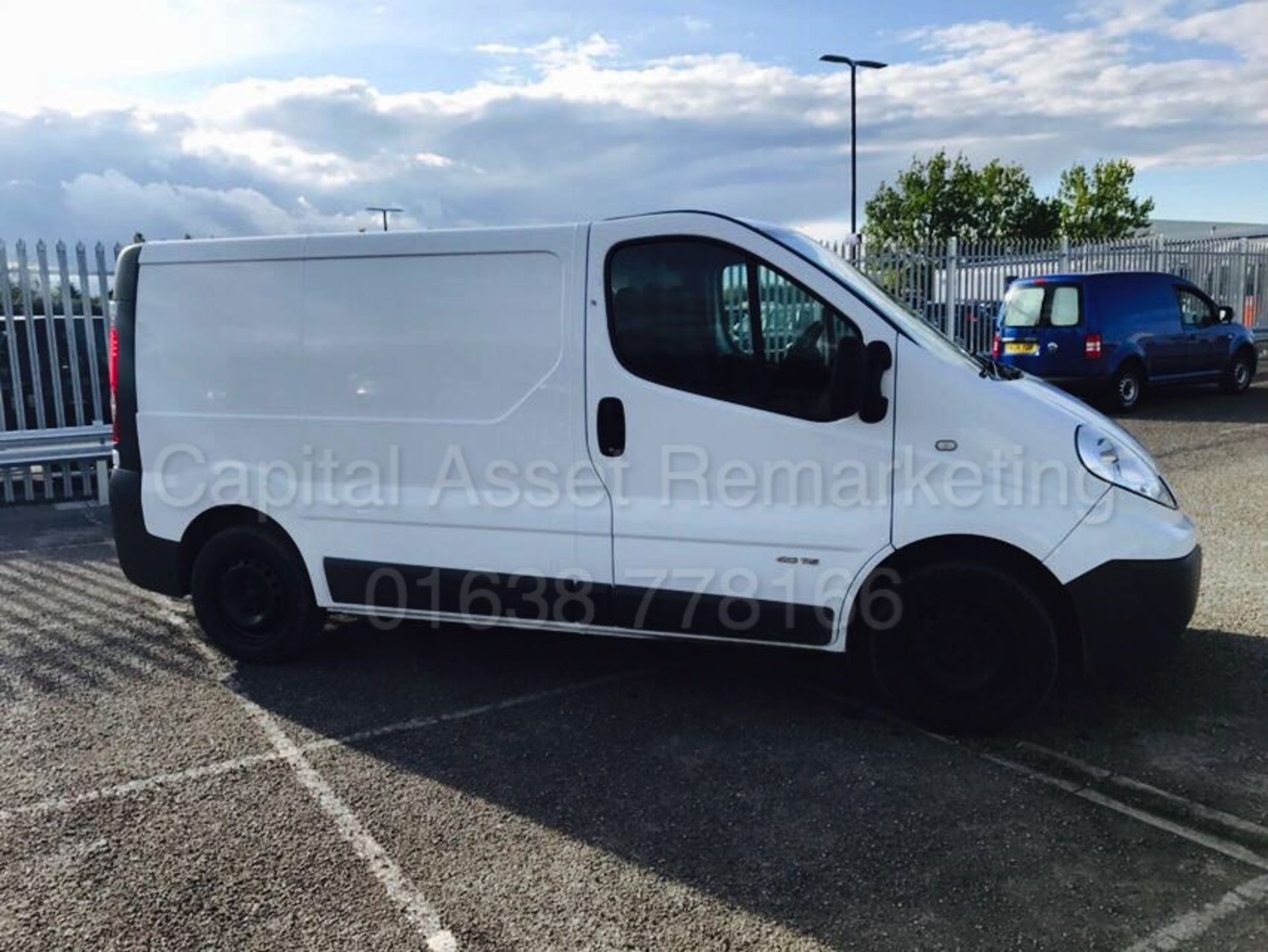 RENAULT TRAFIC SL27 (2012 MODEL) '2.0 DCI - 115 PS - 6 SPEED' **SAT NAV** - Image 5 of 15