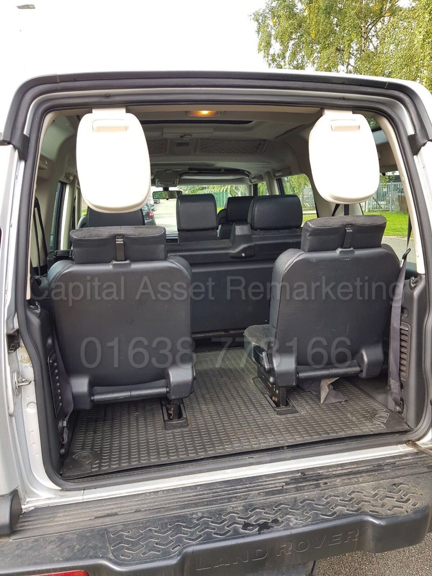 (On Sale) LAND ROVER DISCOVERY 'GS EDITION' (2004 MODEL) 'TD5 - AUTO - 7 SEATER' (NO VAT - SAVE 20%) - Image 14 of 16