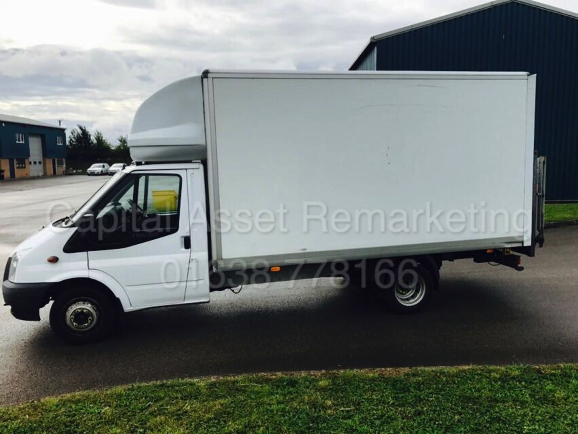 FORD TRANSIT 125 T350L RWD 'LWB - LUTON / BOX VAN' (2012) '2.2 TDCI - 125 PS - 6 SPEED' *TAIL-LIFT* - Image 2 of 20