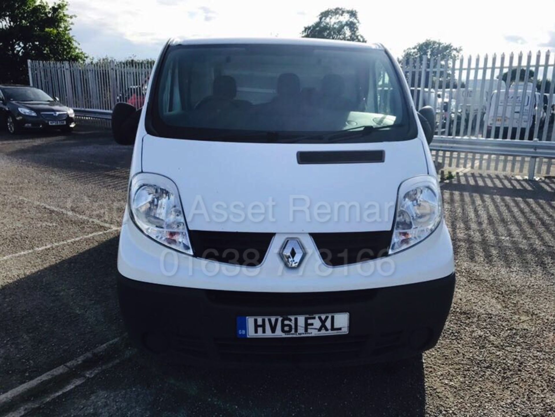 RENAULT TRAFIC SL27 (2012 MODEL) '2.0 DCI - 115 PS - 6 SPEED' **SAT NAV** - Image 3 of 15