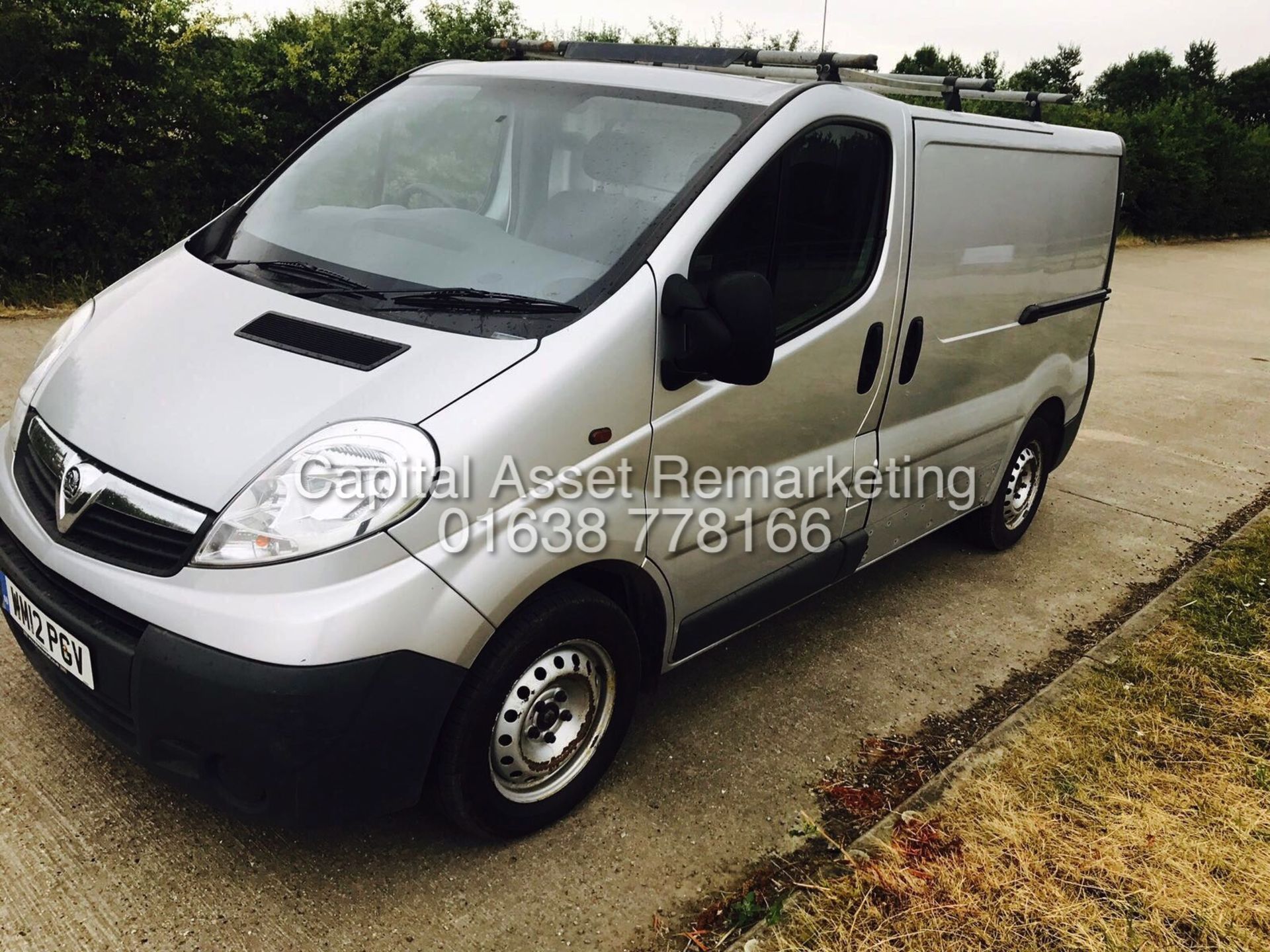 VAUXHALL VIVARO 2.0 CDTI ECO-FLEX (12 REG) SILVER - 3 SEATER - REMOVABLE ROOF RACKS - Image 3 of 11