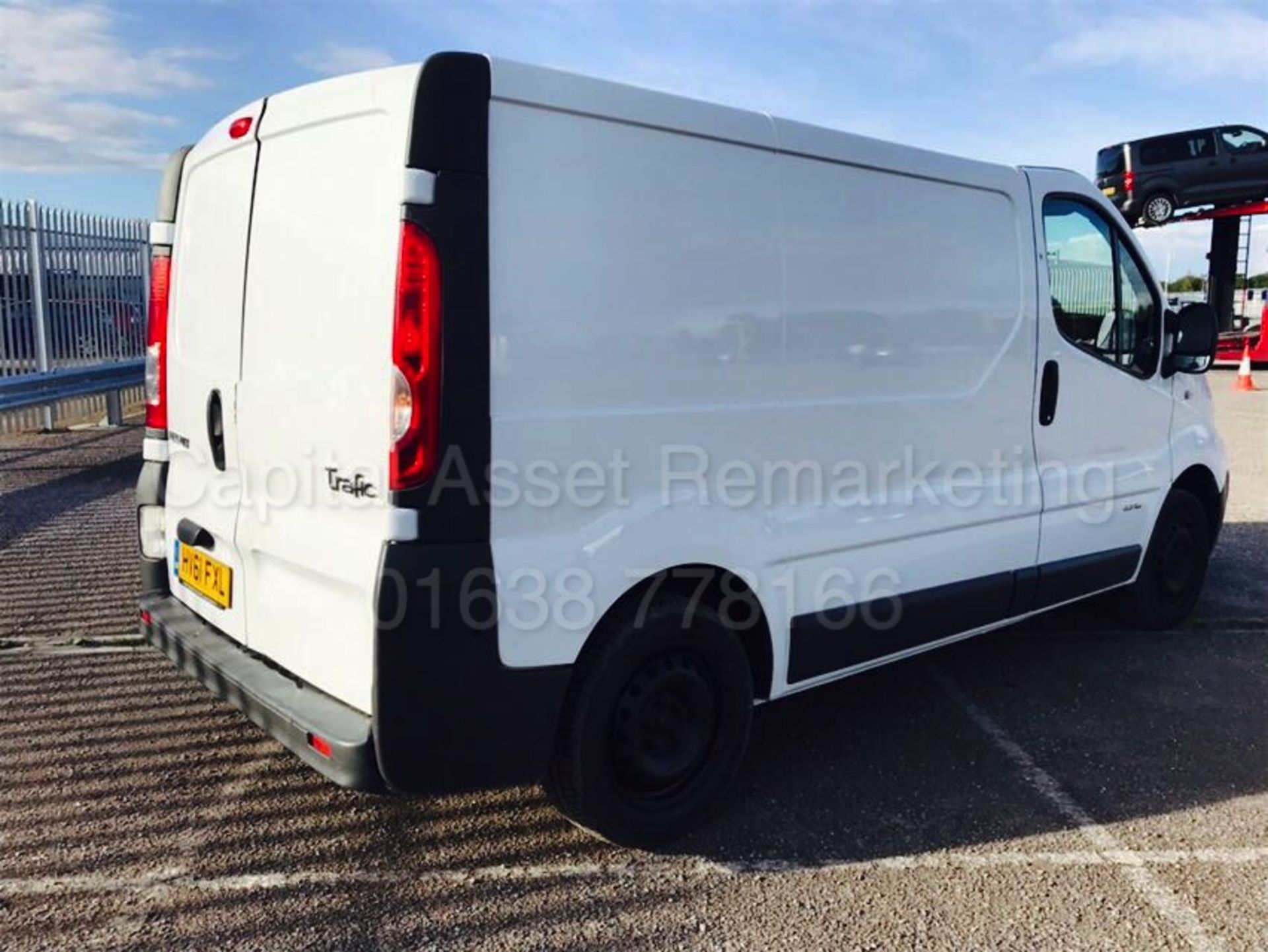 RENAULT TRAFIC SL27 (2012 MODEL) '2.0 DCI - 115 PS - 6 SPEED' **SAT NAV** - Image 6 of 15