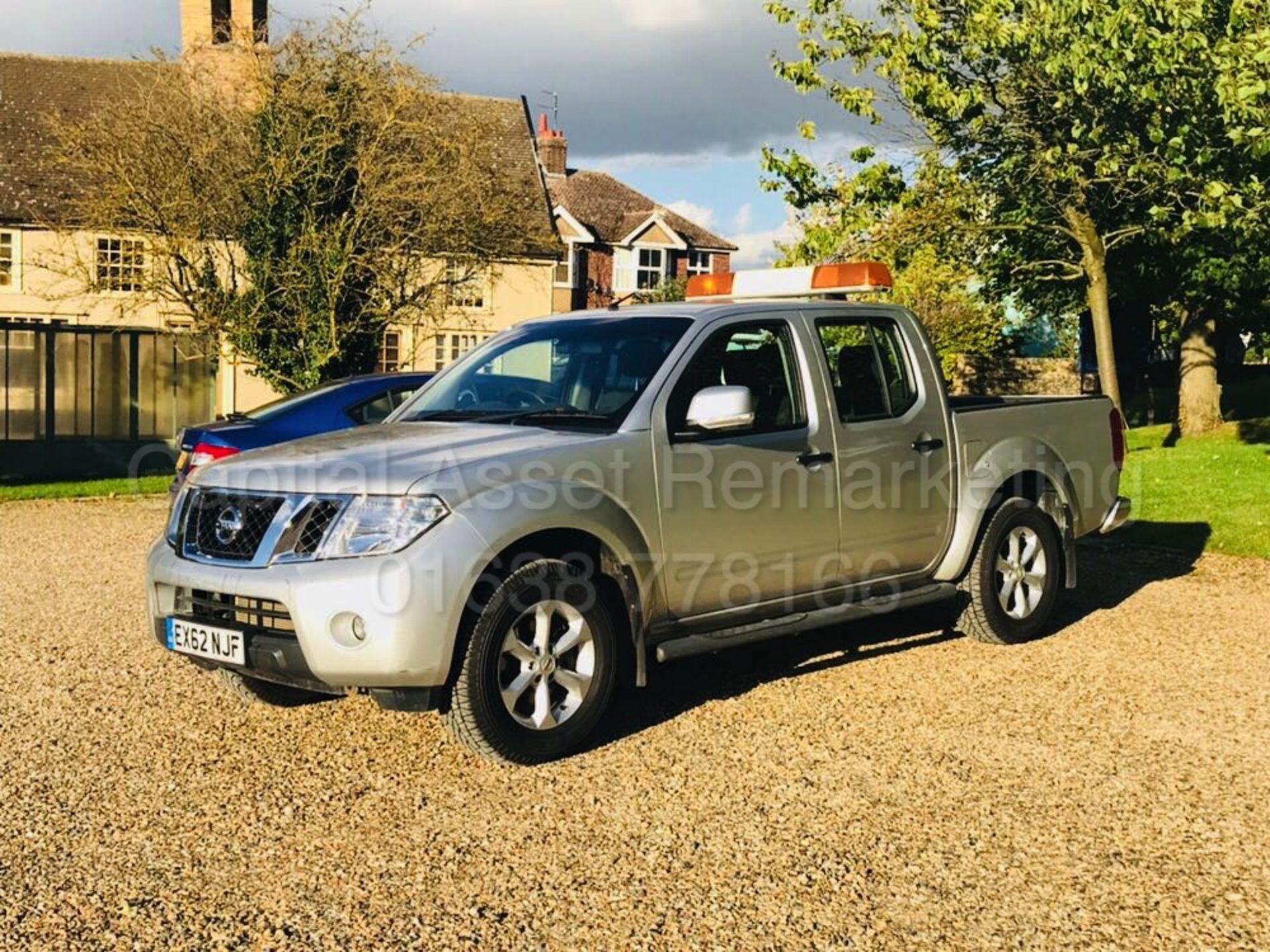 NISSAN NAVARA 'ACENTA' DOUBLE CAB PICK-UP (2013 MODEL) '2.5 DCI -188 BHP - 6 SPEED' **LOW MILES** - Image 3 of 20