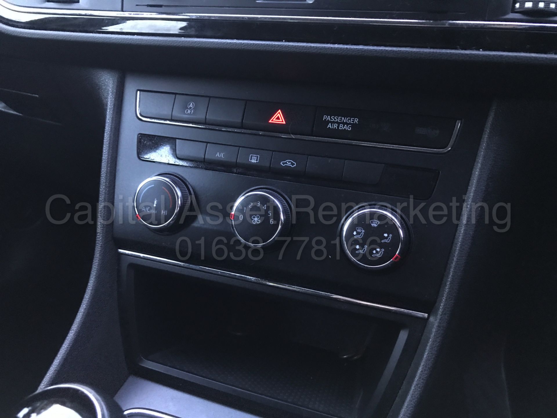 (On sale) SEAT LEON 'SE - BLACK' *5 DOOR* (2014) 1.6 TDI - STOP / START (60 MPG+) *1 OWNER FROM NEW* - Image 25 of 29