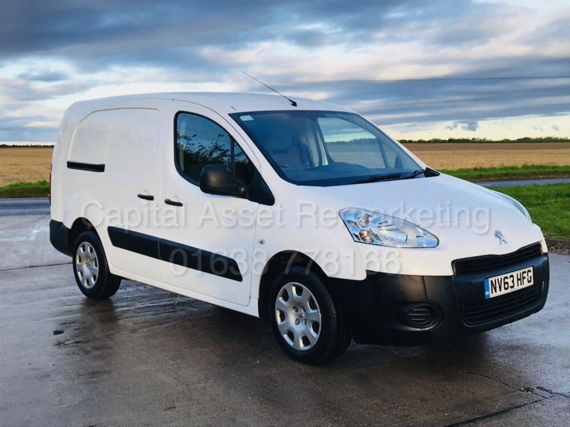 (On Sale) PEUGEOT PARTNER CRC 'CREW VAN' (2014 MODEL) '1.6 HDI - 90 BHP' (1 OWNER - FULL HISTORY) - Image 7 of 20