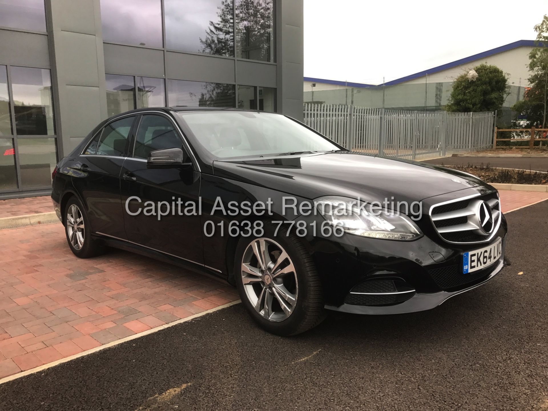 MERCEDES-BENZ E220 CDI '4 DOOR SALOON' (2015 MODEL) '7G TRONIC AUTO - LEATHER - COMMAND SAT NAV' - Image 2 of 26