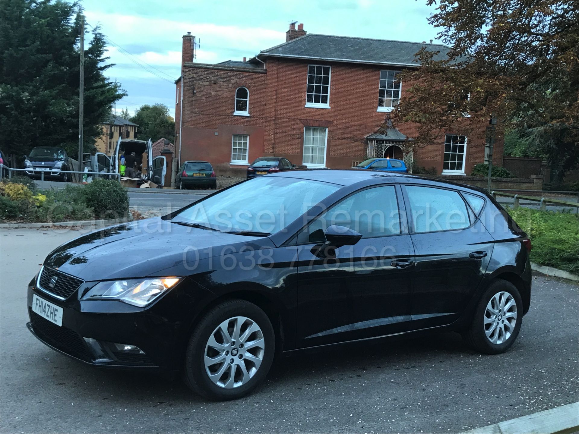 (On sale) SEAT LEON 'SE - BLACK' *5 DOOR* (2014) 1.6 TDI - STOP / START (60 MPG+) *1 OWNER FROM NEW* - Image 6 of 29