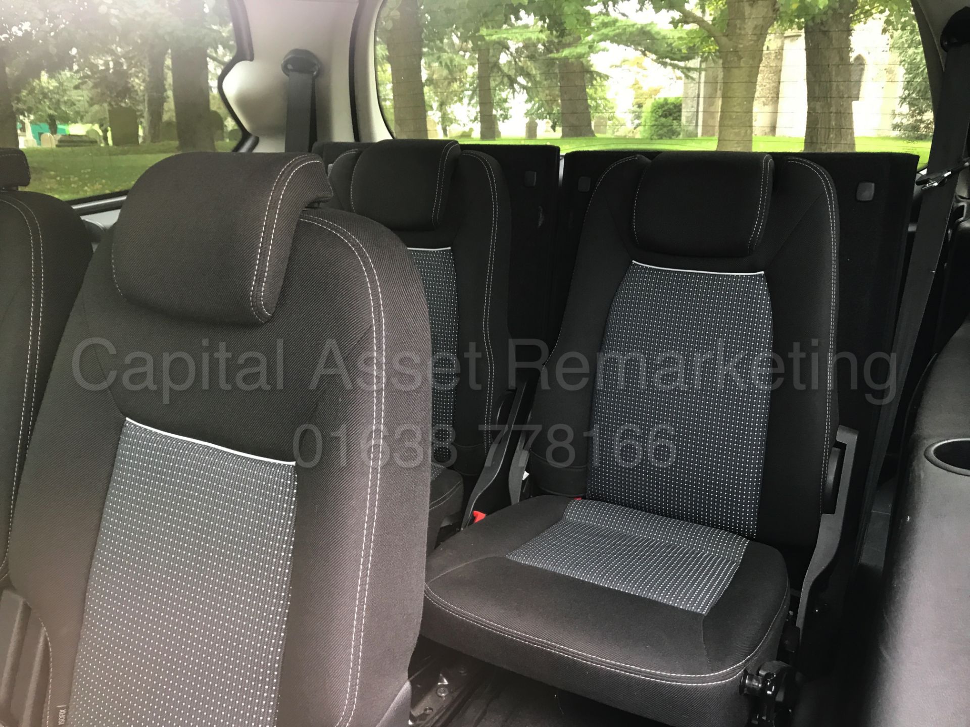 FORD GALAXY 'ZETEC' 7 SEATER MPV (2014 MODEL) '2.0 TDCI - 140 BHP - POWER SHIFT' (1 OWNER FROM NEW) - Image 15 of 27