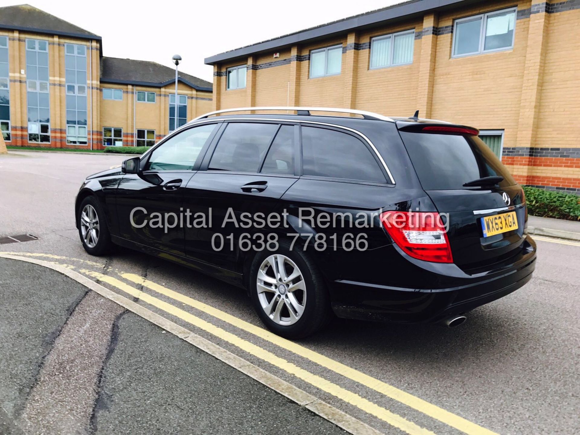 MERCEDES C220CDI "SE" EXECUTIVE ESTATE - (2014 MODEL) 1 OWNER - LEATHER - COMMAND SAT NAV - + MORE!! - Image 4 of 18