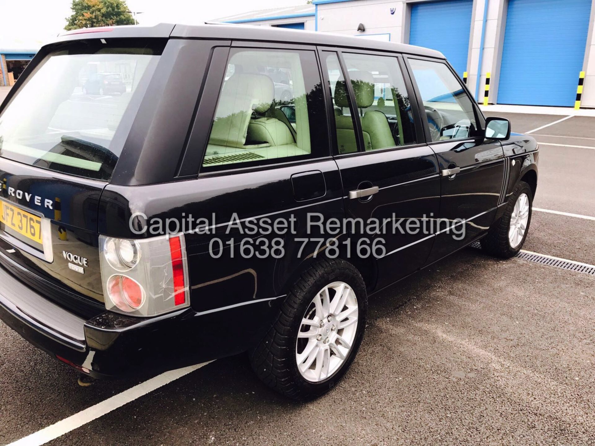 ON SALE RANGE ROVER 3.6TDV8 "VOGUE BLACK" FULLY LOADED (2009 MODEL) FULLY LOADED - LRSH - NO VAT! - Image 6 of 19