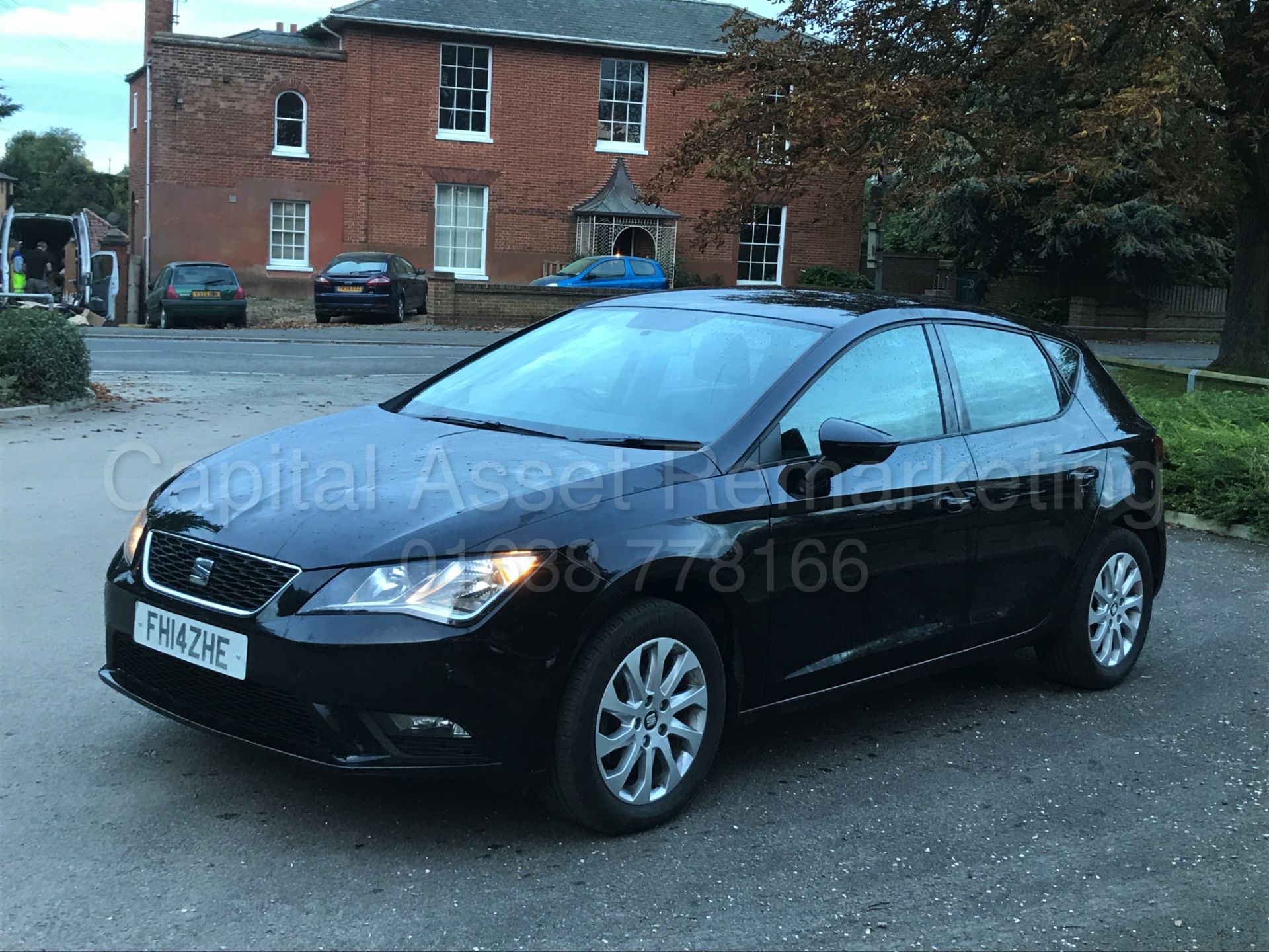 (On sale) SEAT LEON 'SE - BLACK' *5 DOOR* (2014) 1.6 TDI - STOP / START (60 MPG+) *1 OWNER FROM NEW* - Image 5 of 29