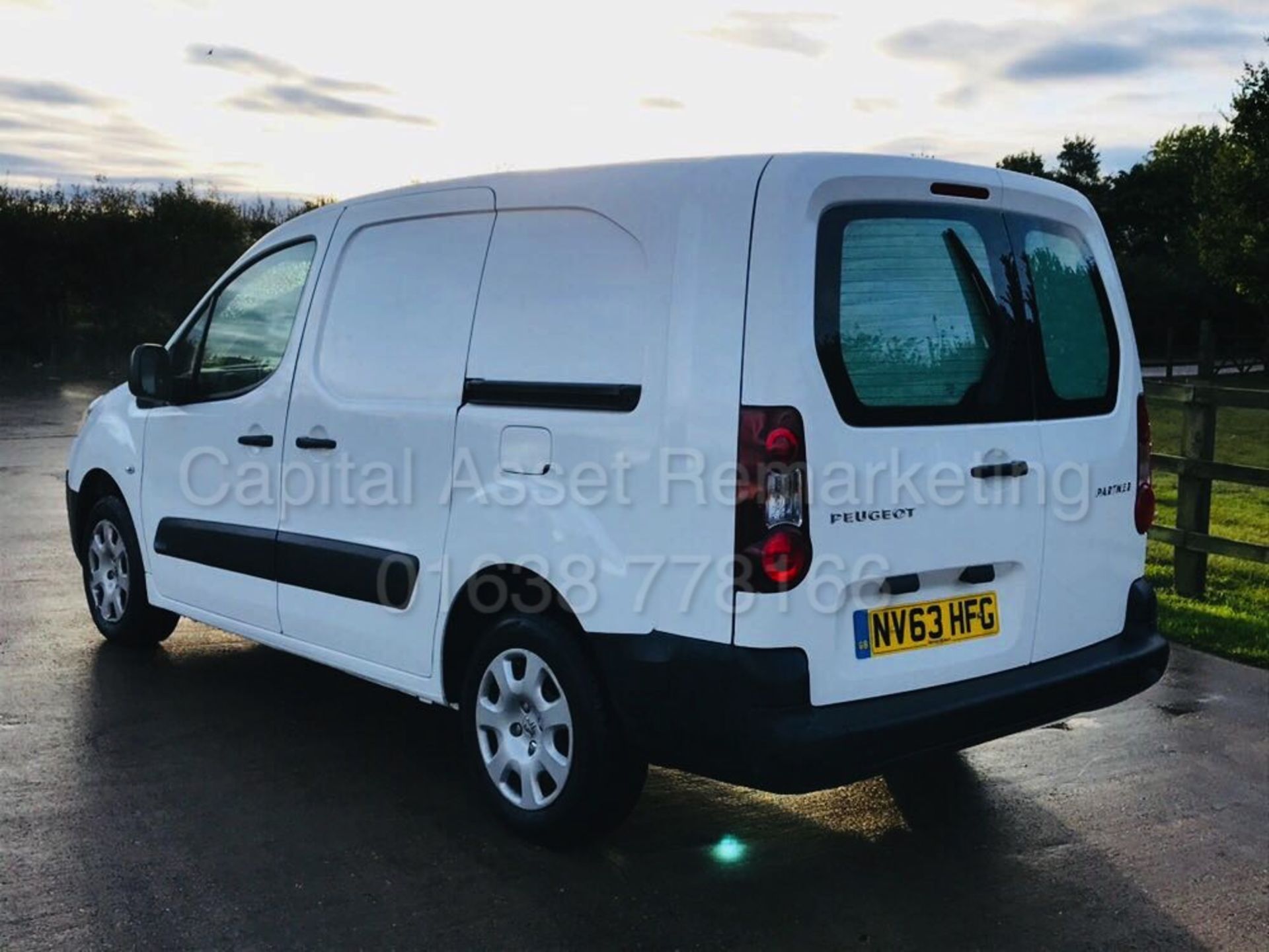 (On Sale) PEUGEOT PARTNER CRC 'CREW VAN' (2014 MODEL) '1.6 HDI - 90 BHP' (1 OWNER - FULL HISTORY) - Image 3 of 20