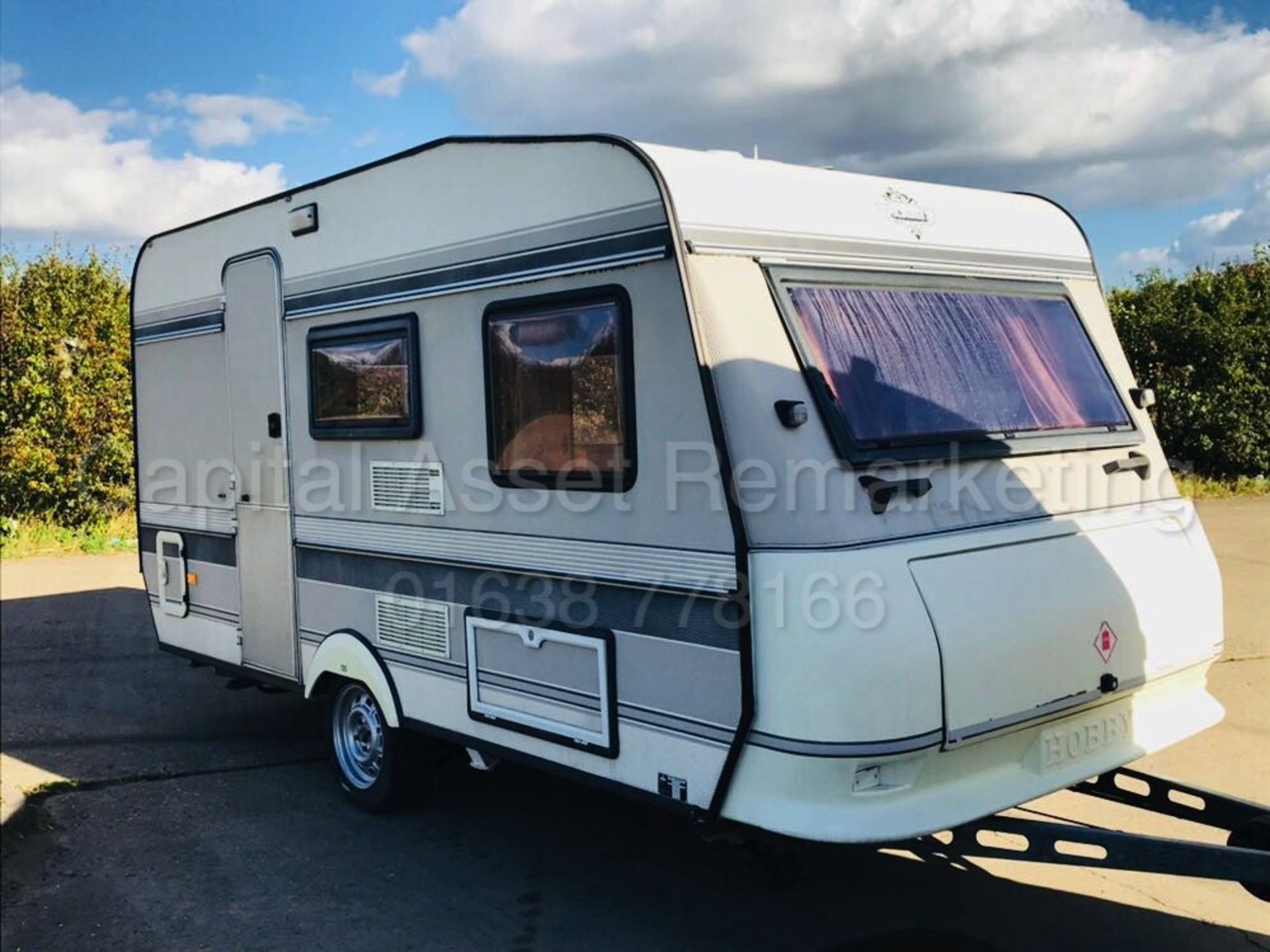 HOBBY 'PRESTIGE DELUXÊ' **4 BERTH TOURING CARAVAN** (NO VAT - SAVE 20%) - Image 2 of 24