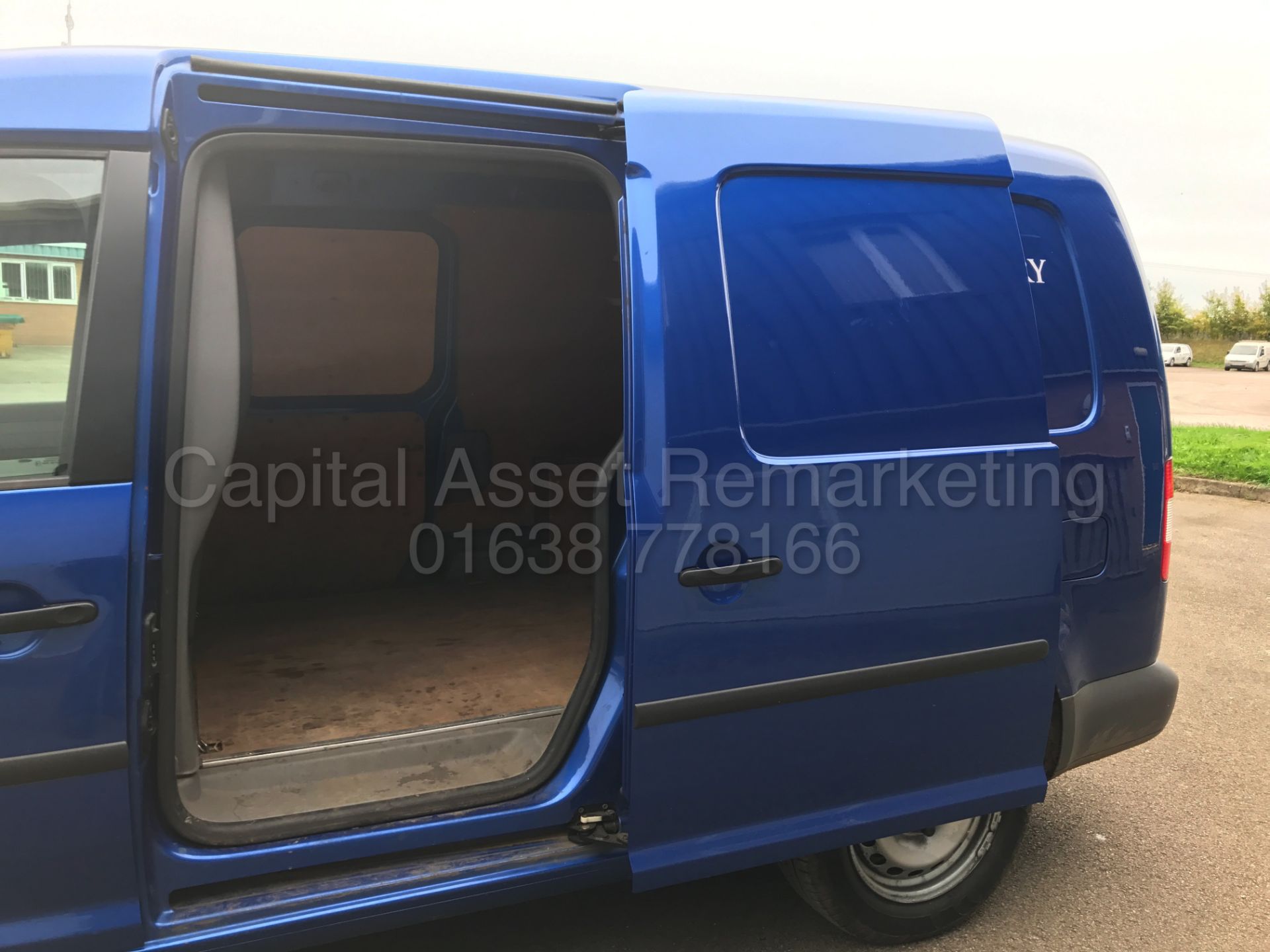 VOLKSWAGEN CADDY MAXI C20 (2009 - 09 REG) '1.9 TDI - 104 BHP - 5 SPEED' (NO VAT - SAVE 20%) - Image 14 of 21