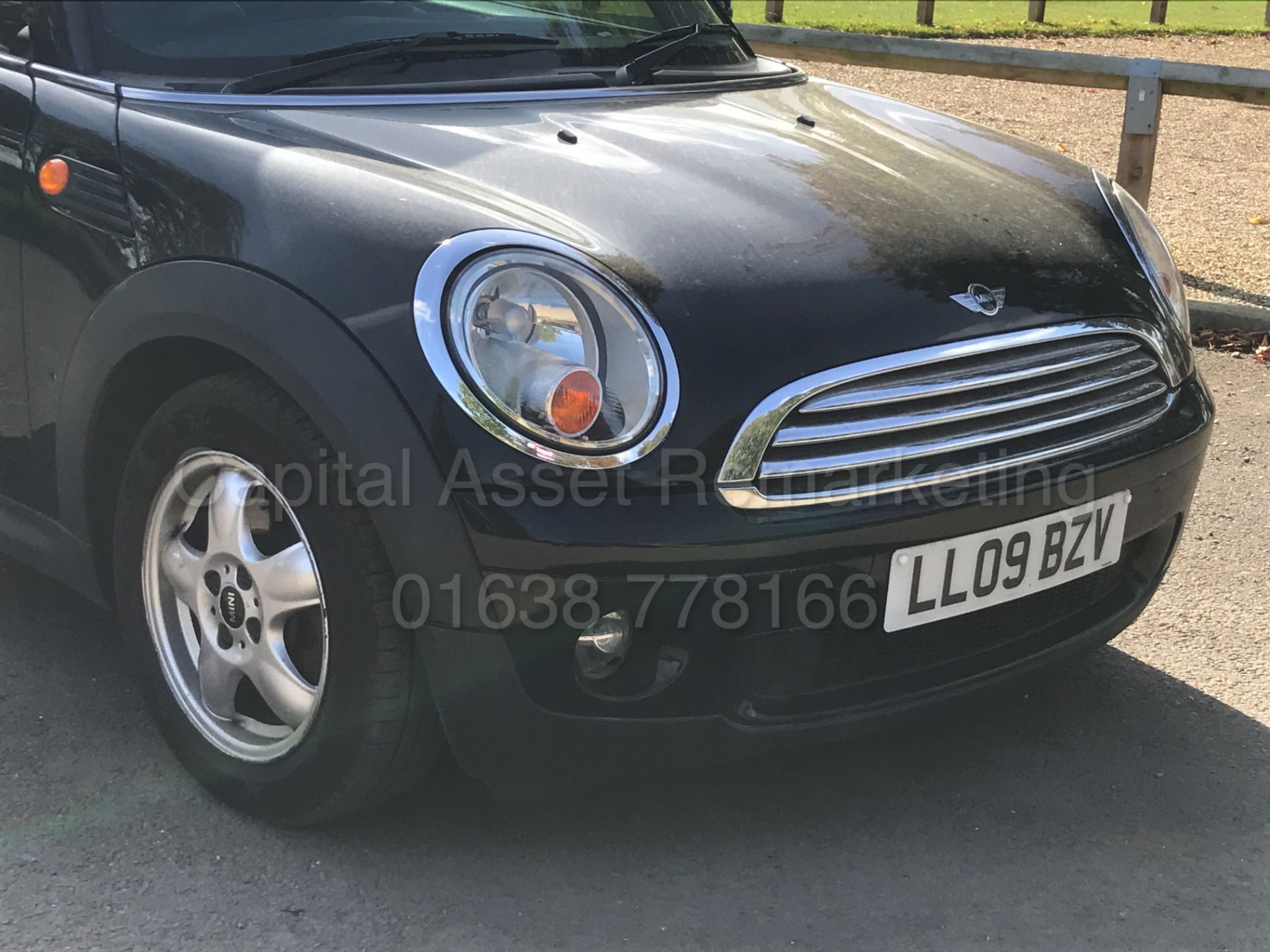 MINI COOPER '3 DOOR HATCHBACK' (2009) '1.6 PETROL - 6 SPEED - STOP / START' (NO VAT - SAVE 20%) - Image 11 of 26