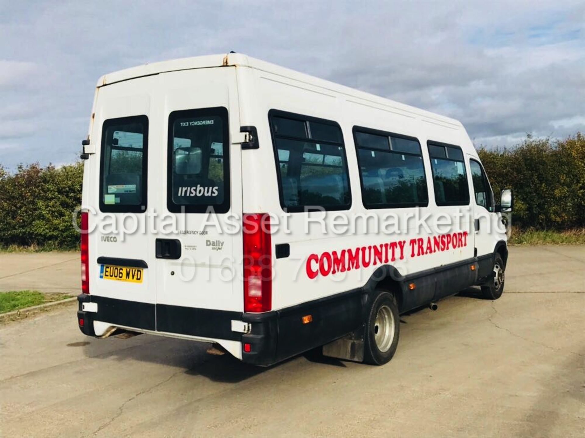 IVECO DAILY 40C13 LWB HI-ROOF (2006 - 06 REG) *17 SEATER COACH / MINI-BUS* '2.8 -130 BHP - 6 SPEED' - Image 7 of 26