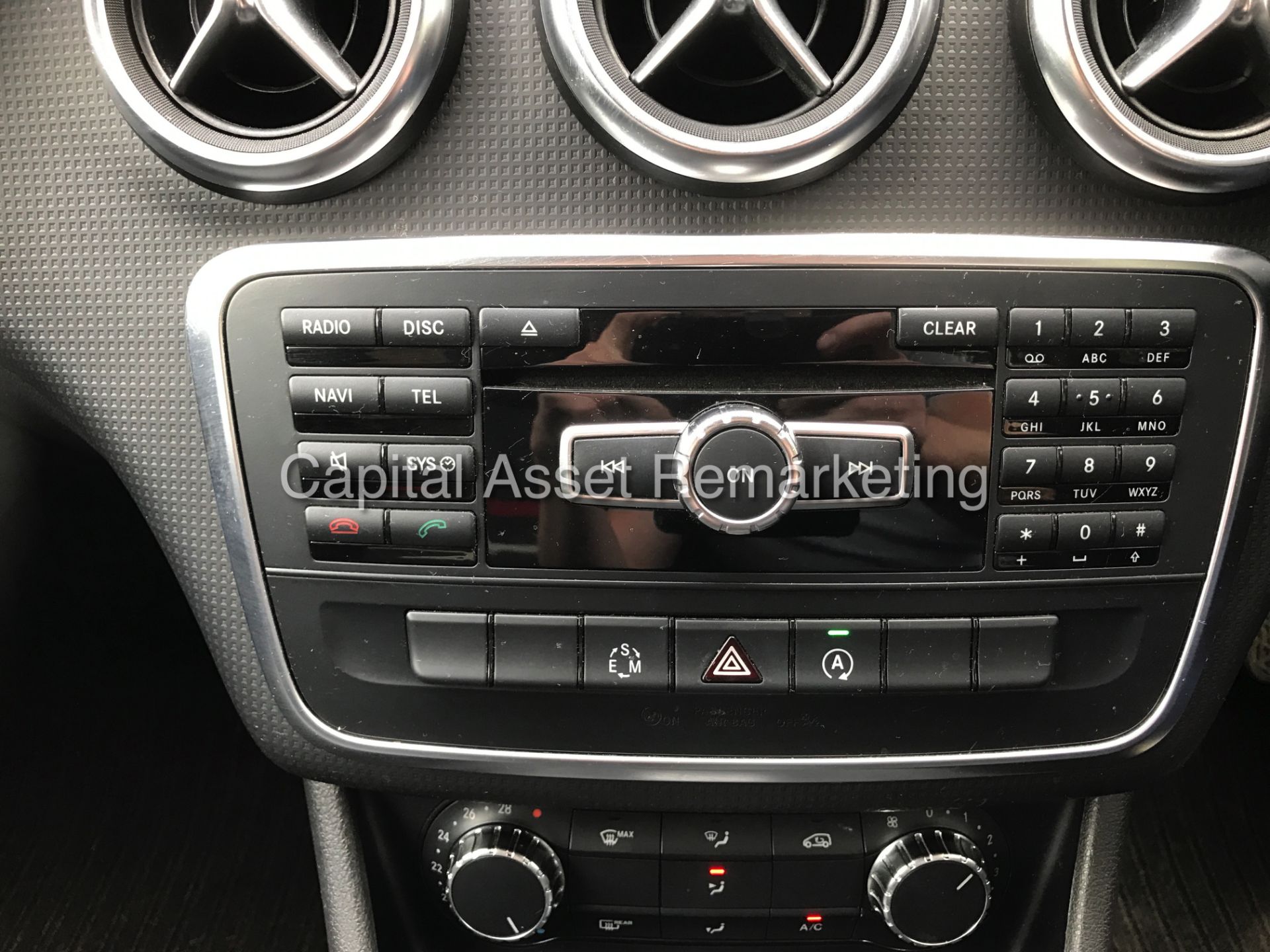 (ON SALE) MERCEDES A180d 7G TRONIC "15 REG" SAT NAV - 1 OWNER - PADDEL SHIFT - CRUISE - AIR CON - Image 18 of 22