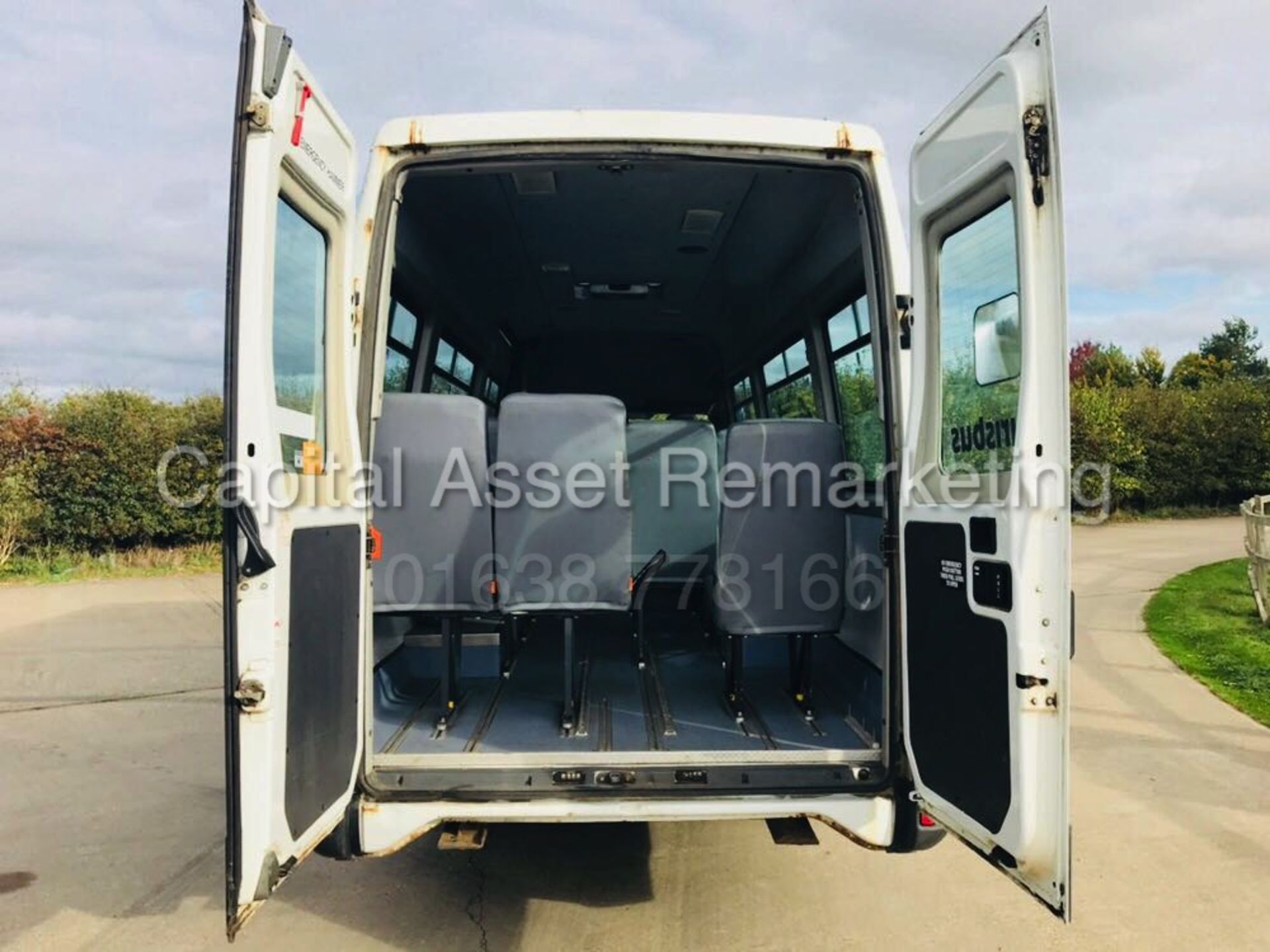 IVECO DAILY 40C13 LWB HI-ROOF (2006 - 06 REG) *17 SEATER COACH / MINI-BUS* '2.8 -130 BHP - 6 SPEED' - Image 10 of 26
