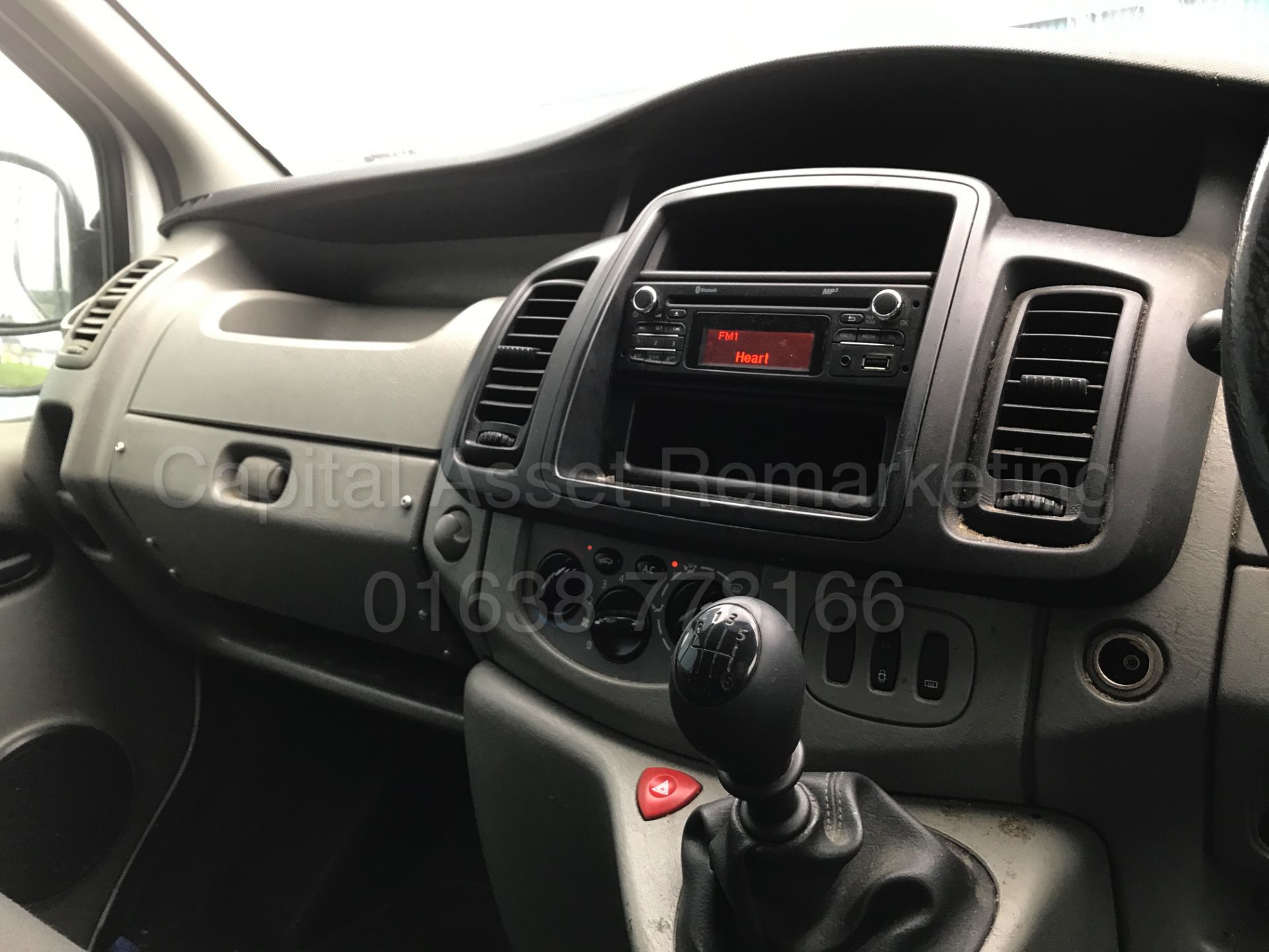 (ON SALE) VAUXHALL VIVARO 2700 SWB (2013 - 13 REG) '2.0 CDTI - 115 BHP - 6 SPEED' **AIR CON - Image 19 of 25