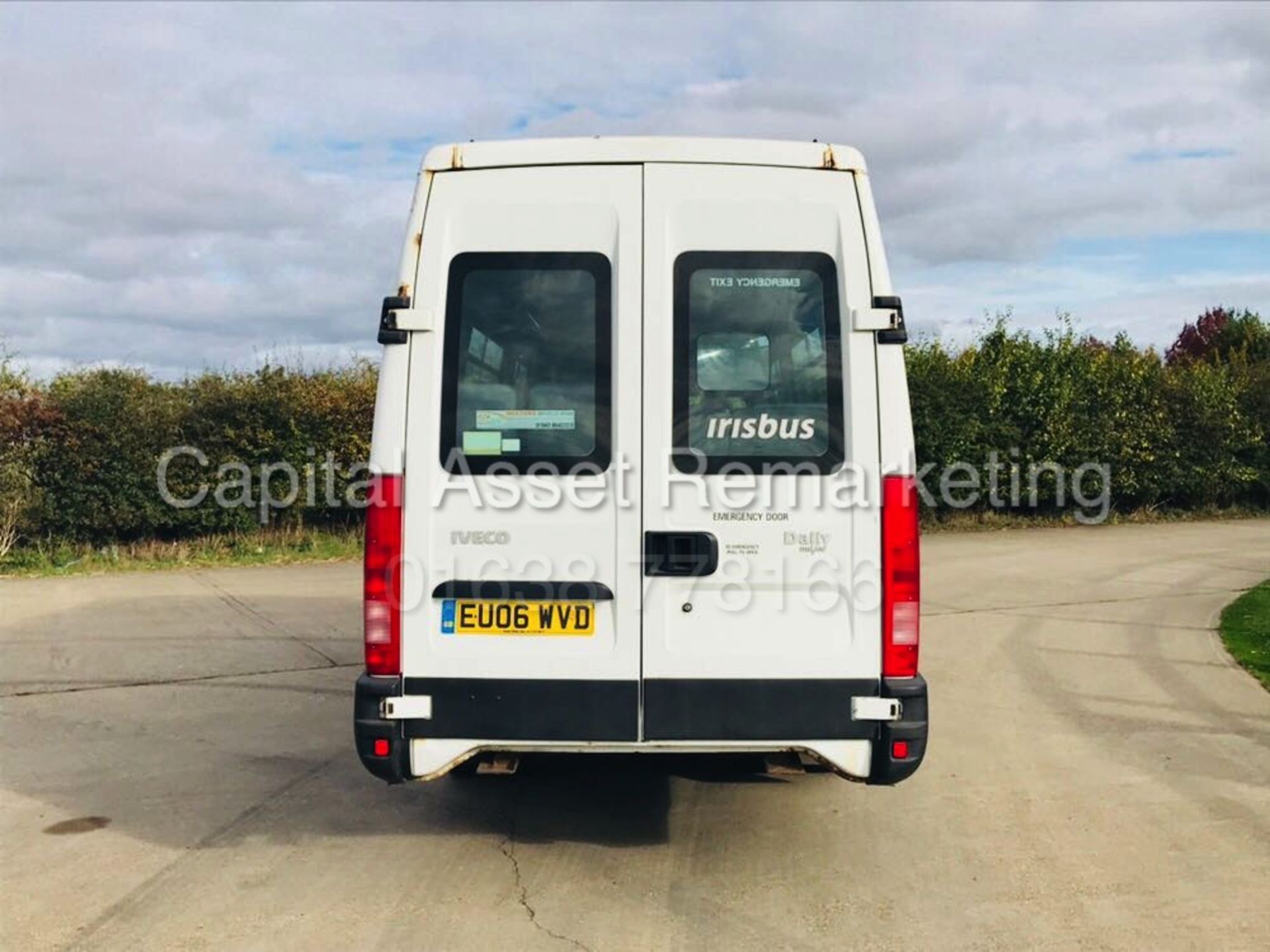 IVECO DAILY 40C13 LWB HI-ROOF (2006 - 06 REG) *17 SEATER COACH / MINI-BUS* '2.8 -130 BHP - 6 SPEED' - Image 6 of 26