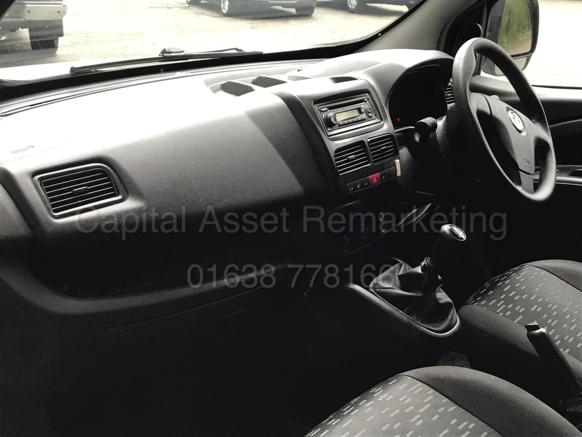 VAUXHALL COMBO 2000 L1H1 (2015 MODEL) 'CDTI - 90 BHP' (1 FORMER COMPANY OWNER FROM NEW) *50 MPG+* - Image 13 of 25