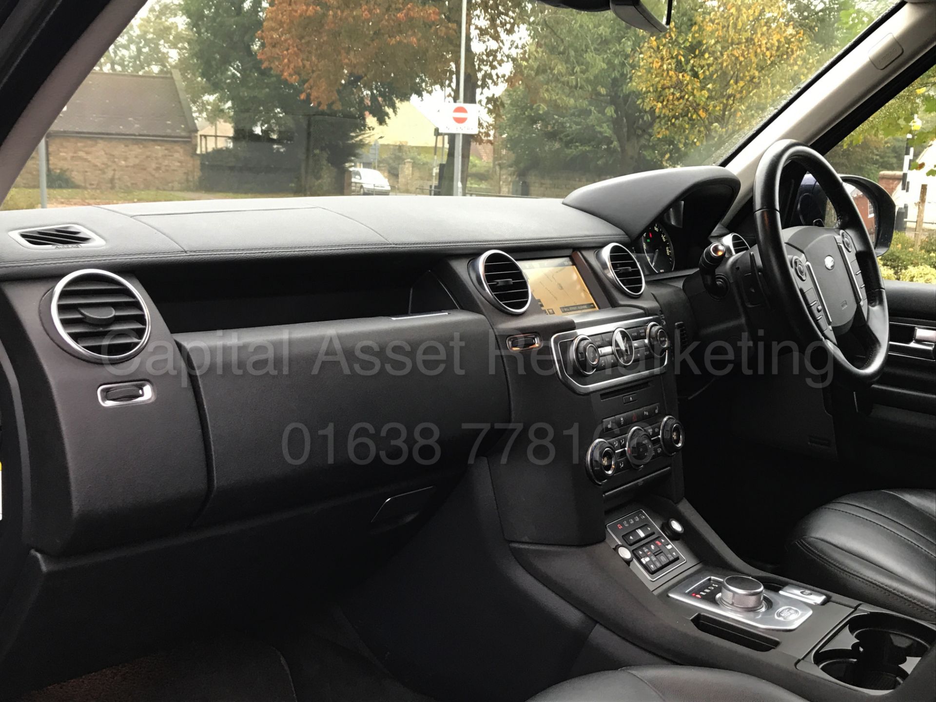 ON SALE LAND ROVER DISCOVERY 4 (2014) '3.0 SDV6 - 8 SPEED AUTO - LEATHER - SAT NAV -7 SEATER'1 OWNER - Image 13 of 41