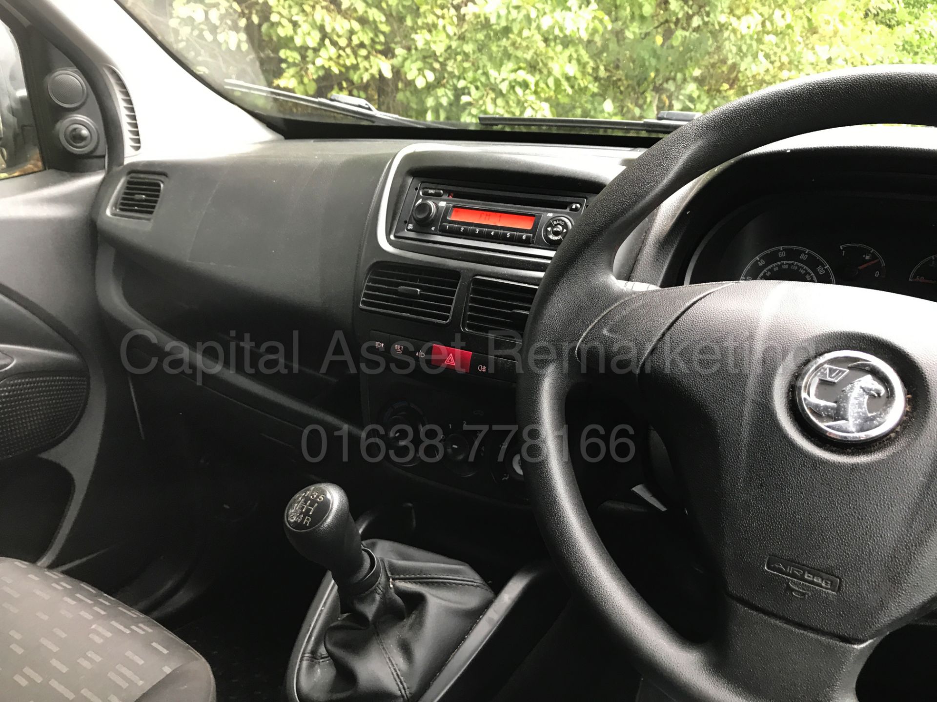 VAUXHALL COMBO 2000 L1H1 (2015 MODEL) 'CDTI - 90 BHP' (1 FORMER COMPANY OWNER FROM NEW) *50 MPG+* - Image 19 of 25