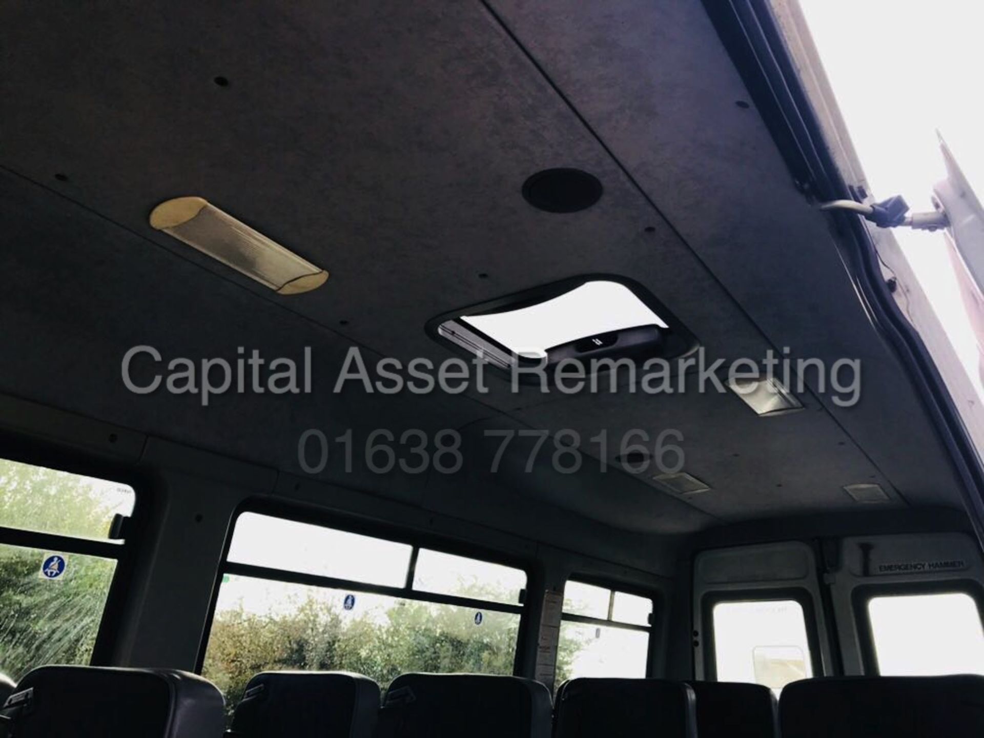 IVECO DAILY 40C13 LWB HI-ROOF (2006 - 06 REG) *17 SEATER COACH / MINI-BUS* '2.8 -130 BHP - 6 SPEED' - Image 19 of 26