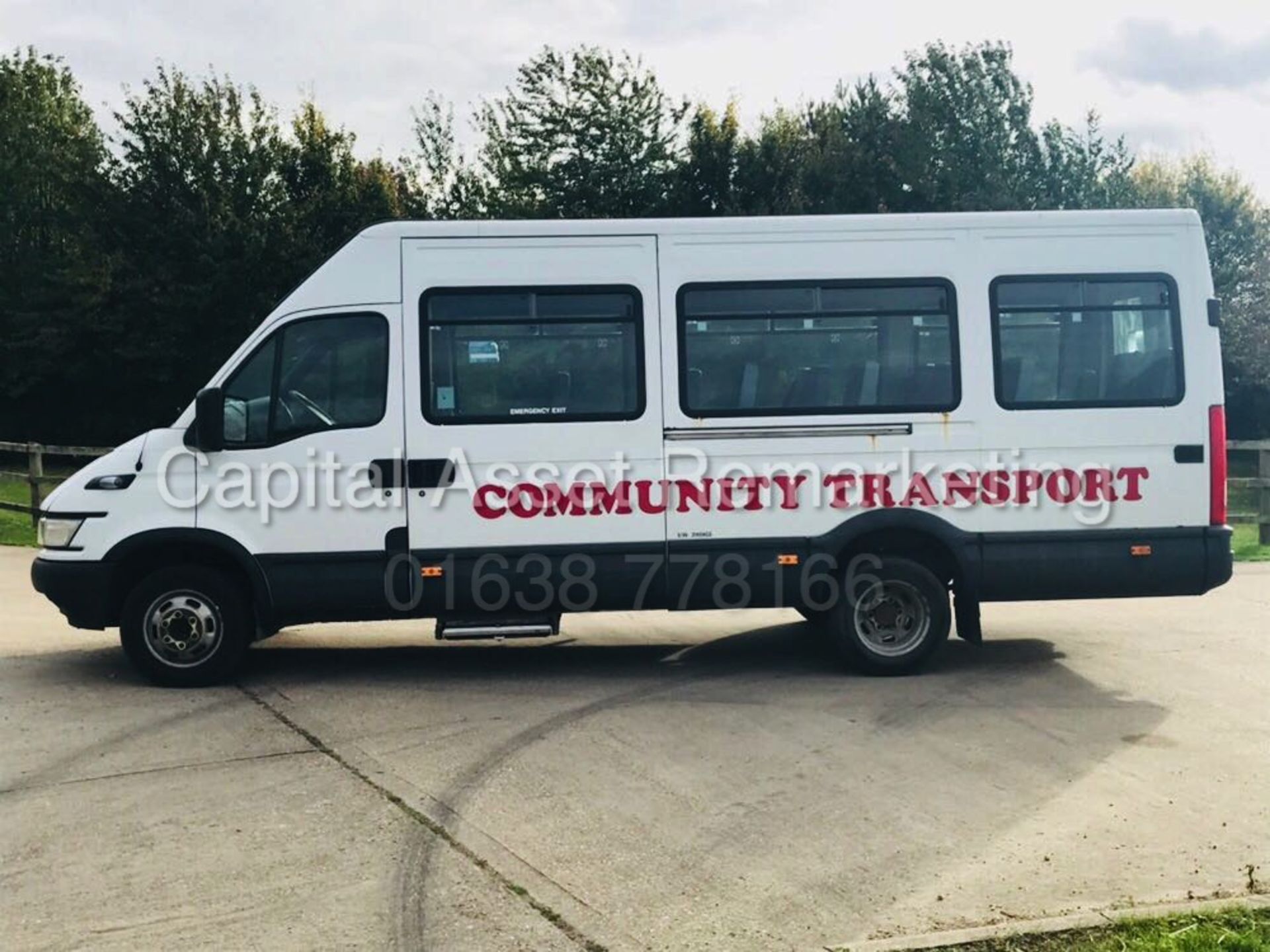 IVECO DAILY 40C13 LWB HI-ROOF (2006 - 06 REG) *17 SEATER COACH / MINI-BUS* '2.8 -130 BHP - 6 SPEED' - Image 4 of 26