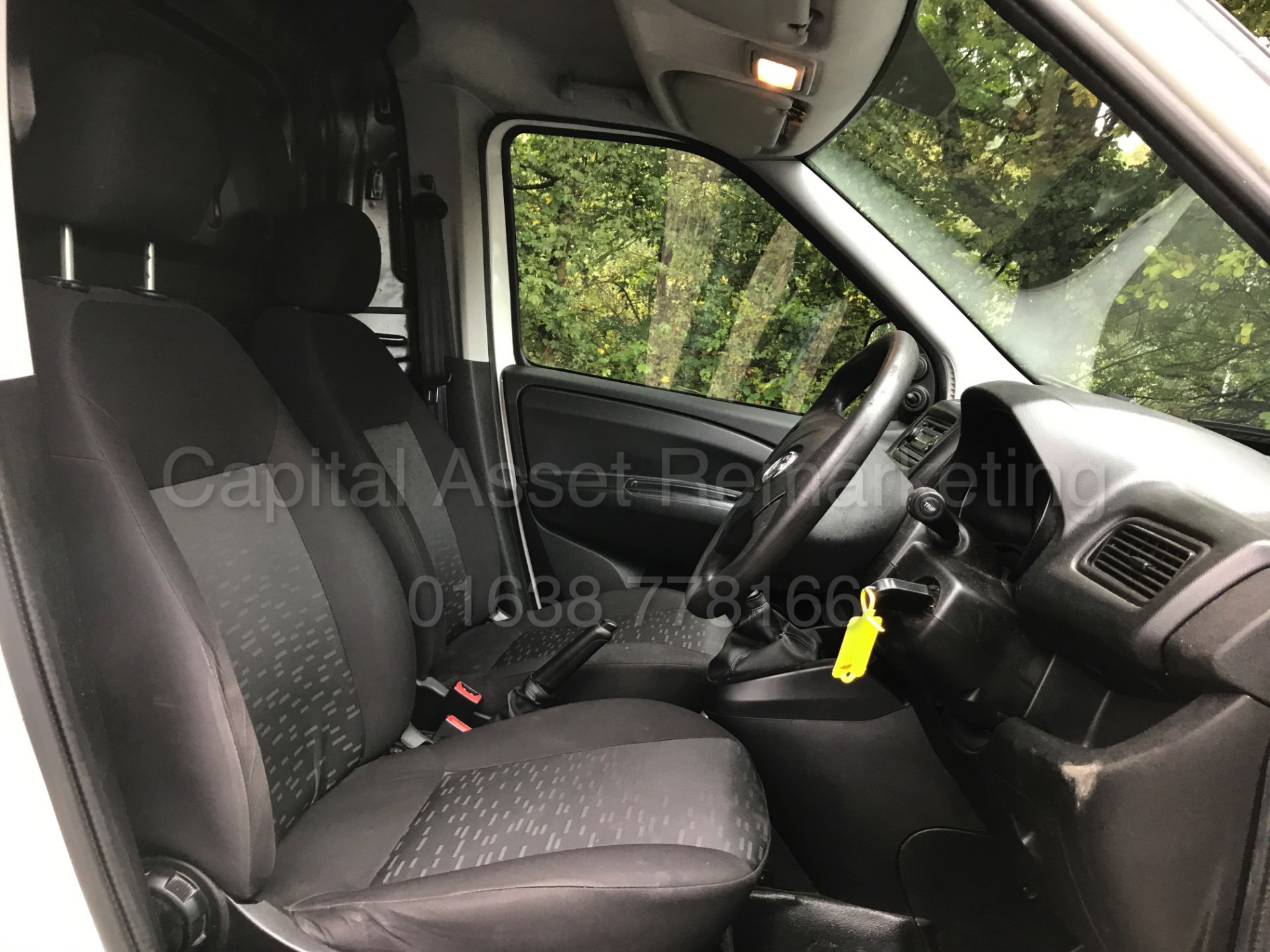 VAUXHALL COMBO 2000 L1H1 (2015 MODEL) 'CDTI - 90 BHP' (1 FORMER COMPANY OWNER FROM NEW) *50 MPG+* - Image 17 of 25