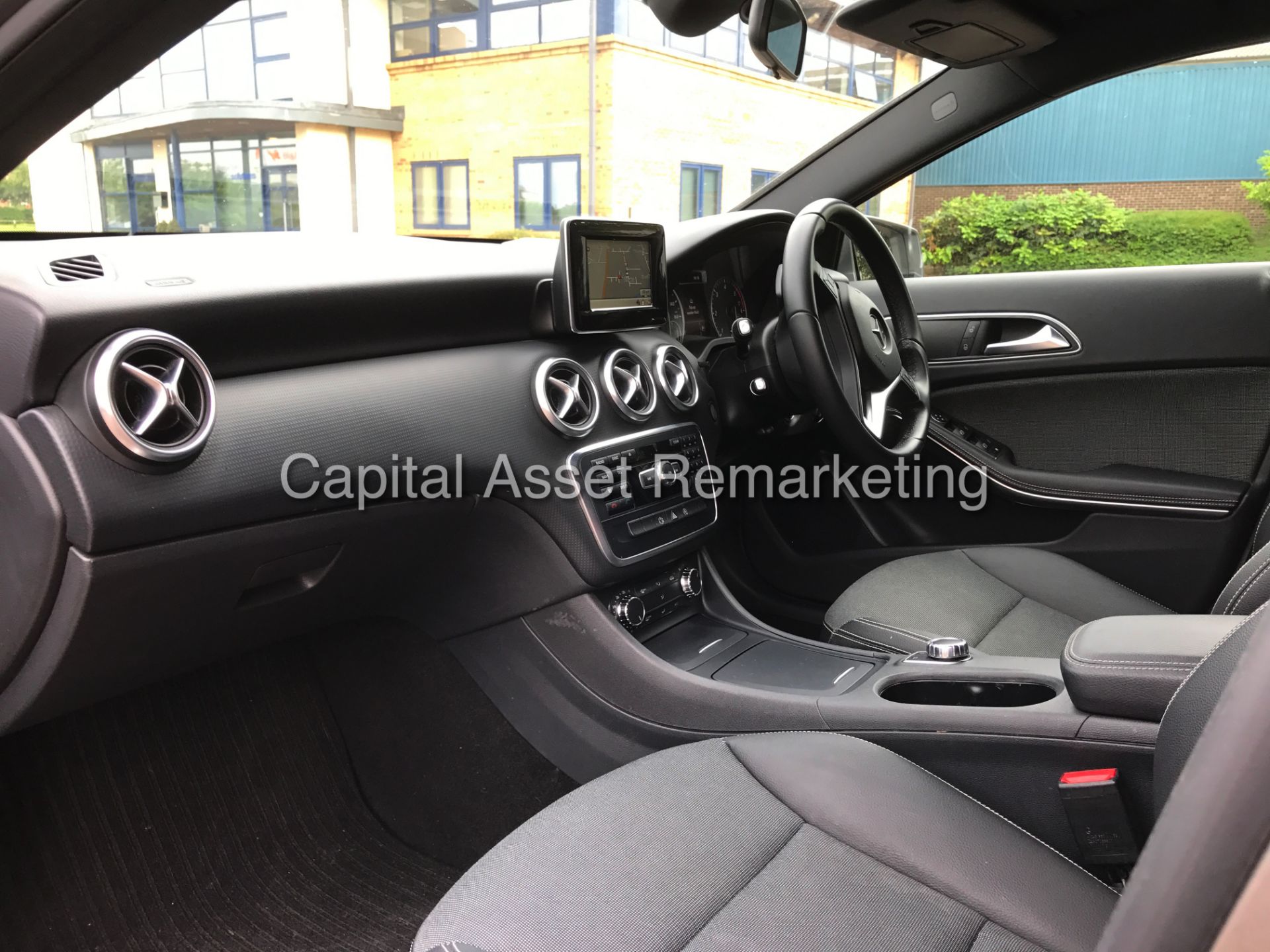 (ON SALE) MERCEDES A180d 7G TRONIC "15 REG" SAT NAV - 1 OWNER - PADDEL SHIFT - CRUISE - AIR CON - Image 14 of 22