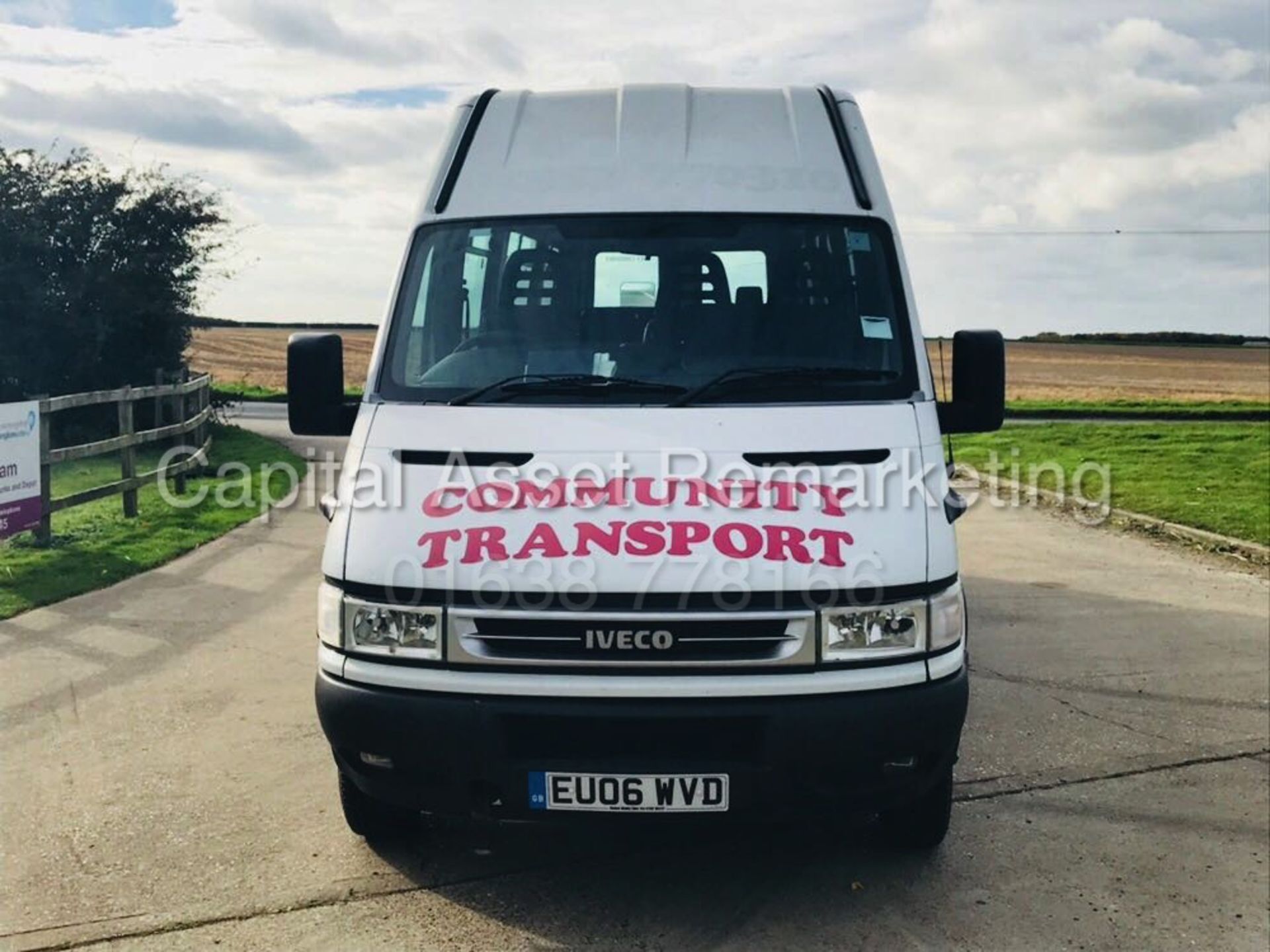 IVECO DAILY 40C13 LWB HI-ROOF (2006 - 06 REG) *17 SEATER COACH / MINI-BUS* '2.8 -130 BHP - 6 SPEED' - Image 2 of 26