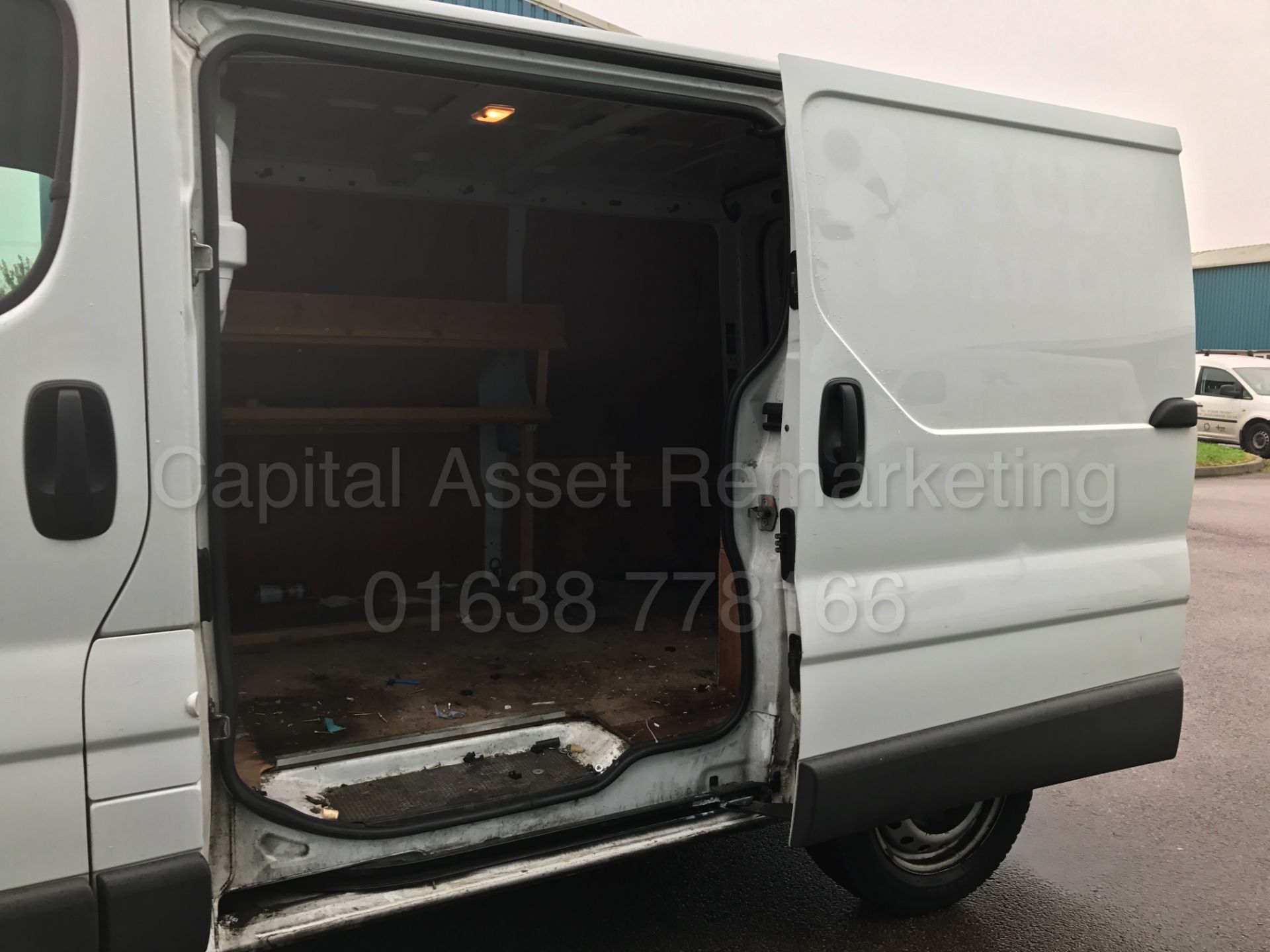 (ON SALE) VAUXHALL VIVARO 2700 SWB (2013 - 13 REG) '2.0 CDTI - 115 BHP - 6 SPEED' **AIR CON - Image 14 of 25