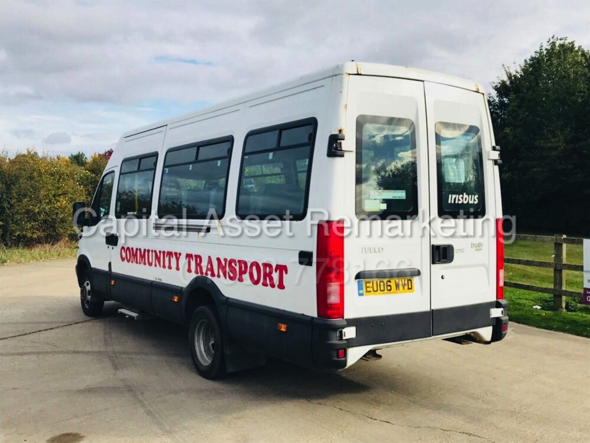 IVECO DAILY 40C13 LWB HI-ROOF (2006 - 06 REG) *17 SEATER COACH / MINI-BUS* '2.8 -130 BHP - 6 SPEED' - Image 5 of 26