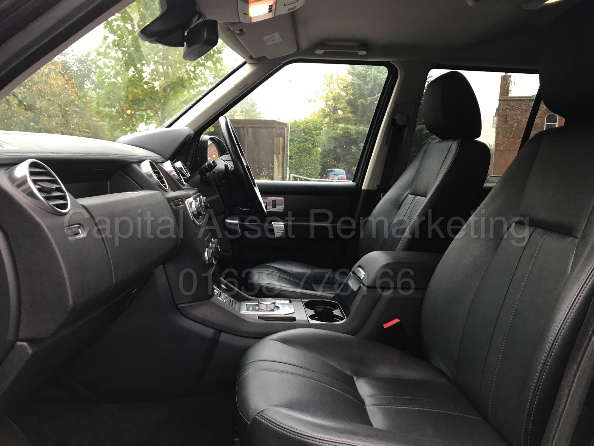 ON SALE LAND ROVER DISCOVERY 4 (2014) '3.0 SDV6 - 8 SPEED AUTO - LEATHER - SAT NAV -7 SEATER'1 OWNER - Image 14 of 41