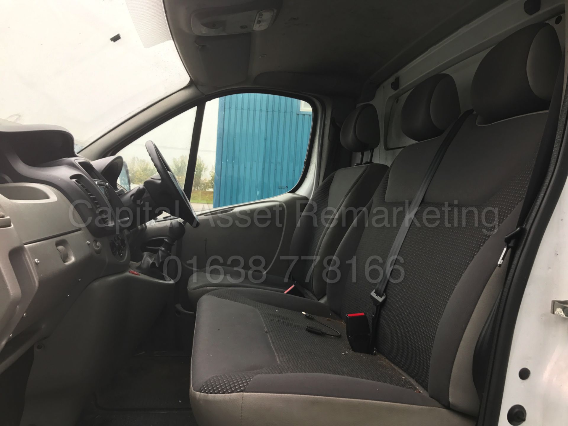 (ON SALE) VAUXHALL VIVARO 2700 SWB (2013 - 13 REG) '2.0 CDTI - 115 BHP - 6 SPEED' **AIR CON - Image 13 of 25