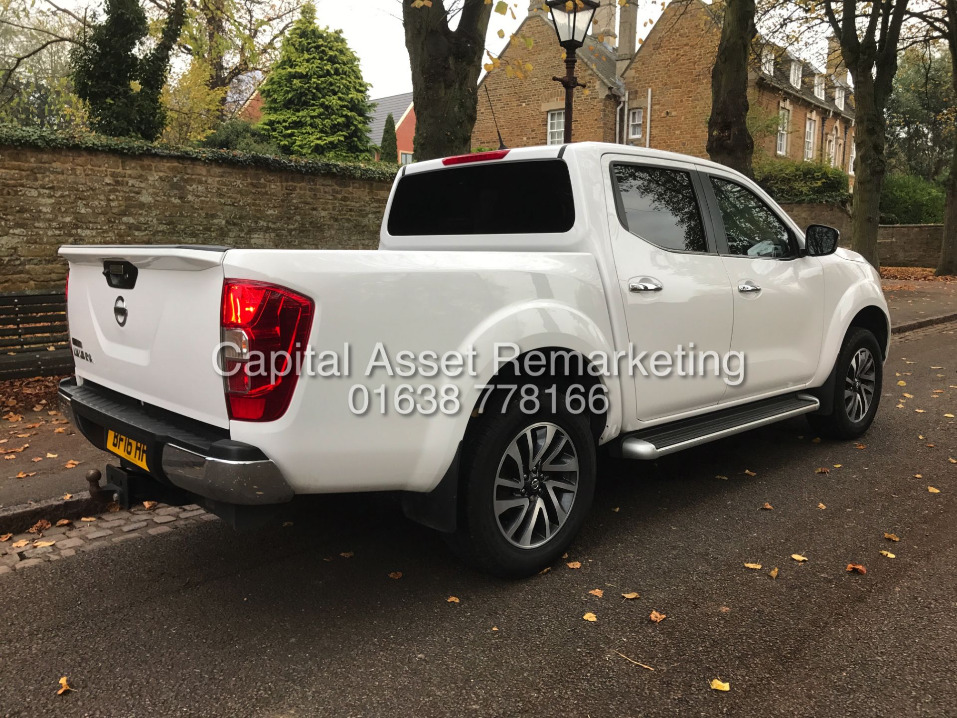 NISSAN NAVARA 'NP300' DOUBLE CAB PICK-UP (2016 - NEW MODEL) '2.3 DCI - 190 BHP - 6 SPEED' (1 OWNER) - Image 7 of 18