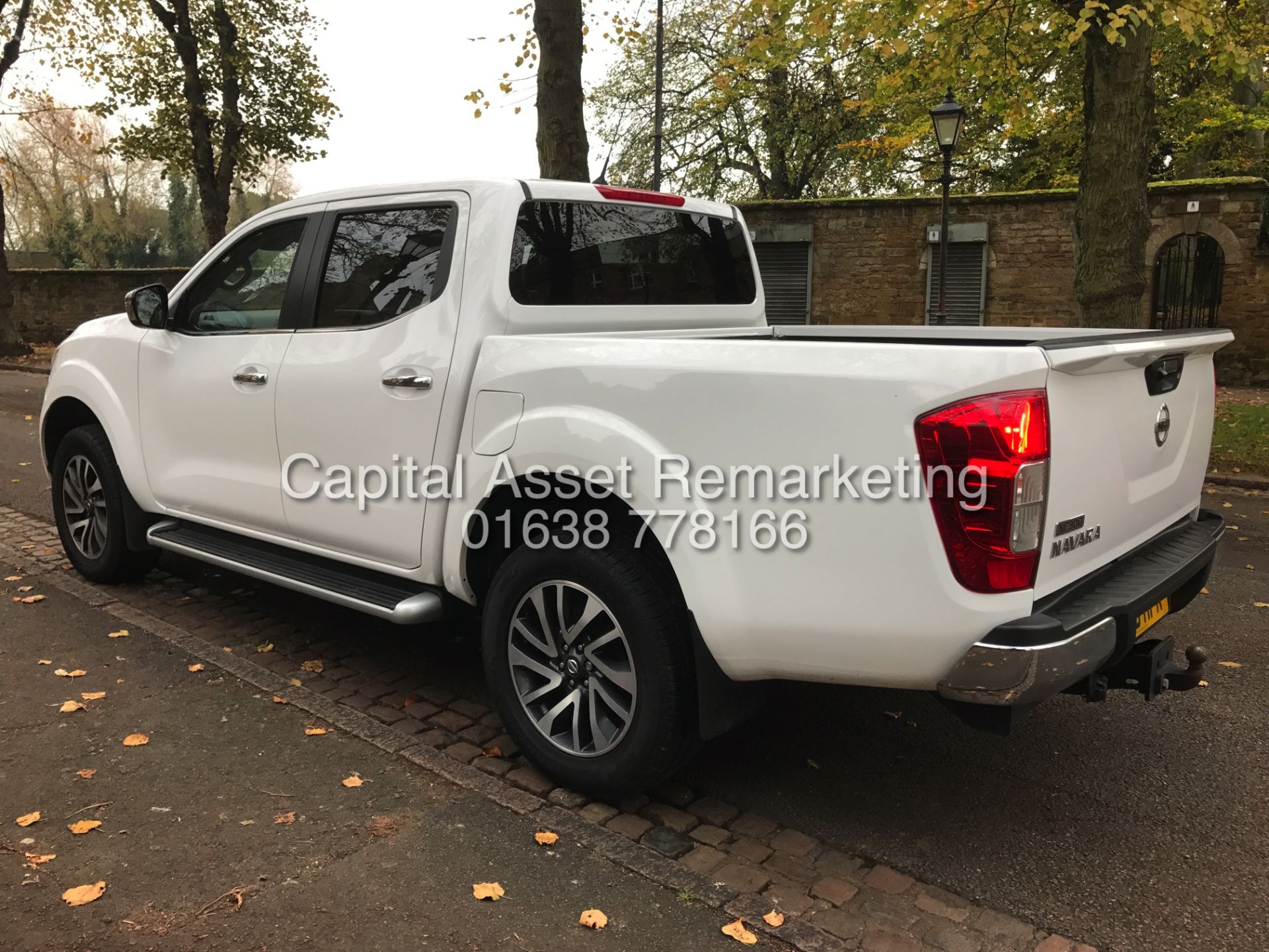 NISSAN NAVARA 'NP300' DOUBLE CAB PICK-UP (2016 - NEW MODEL) '2.3 DCI - 190 BHP - 6 SPEED' (1 OWNER) - Image 5 of 18