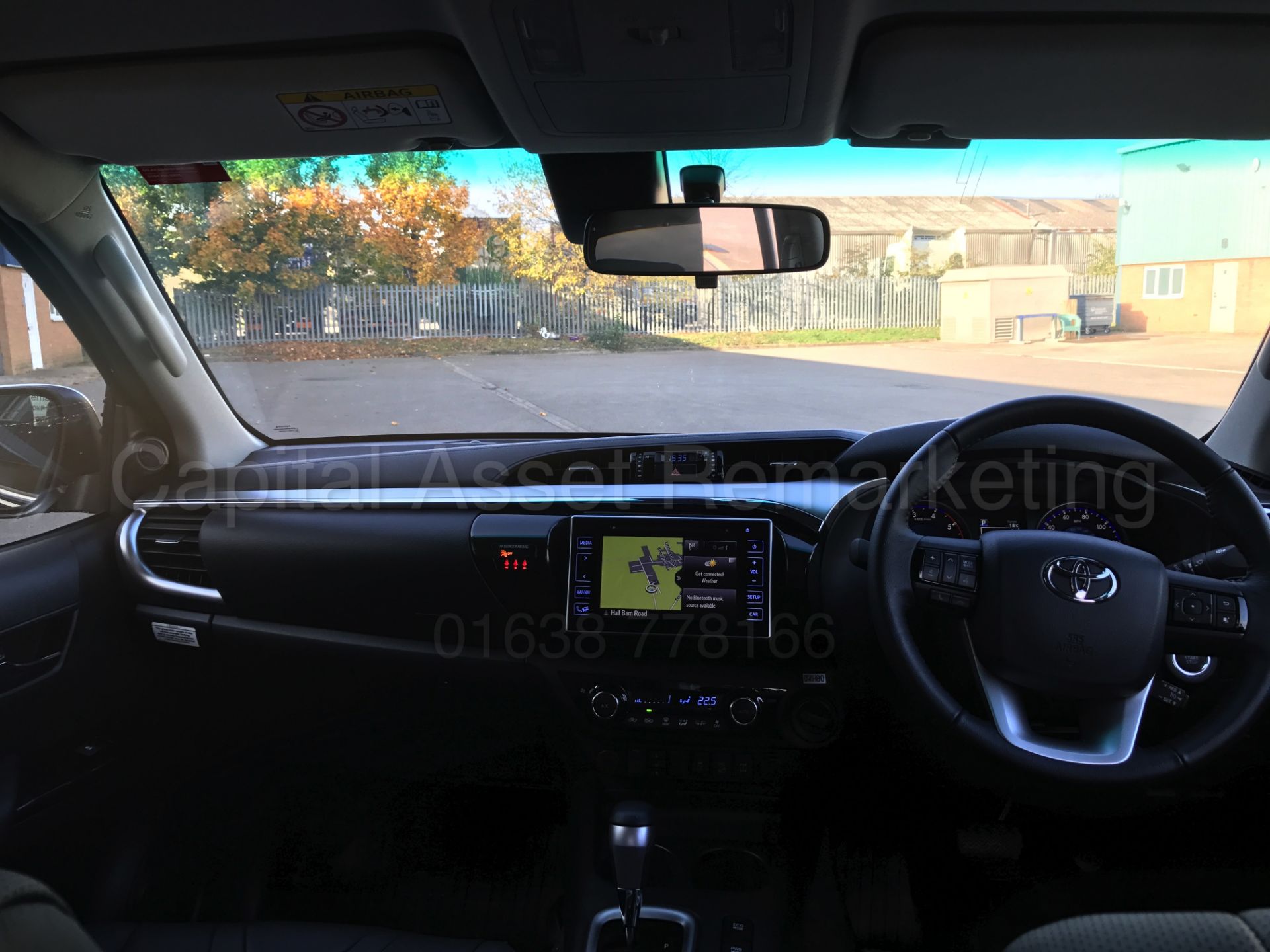 TOYOTA HILUX 'INVINCIBLE X' (2017 - 67 REG) D/CAB PICK-UP 'D-4D - AUTO - LEATHER - SAT NAV' *LOOK* - Image 41 of 55