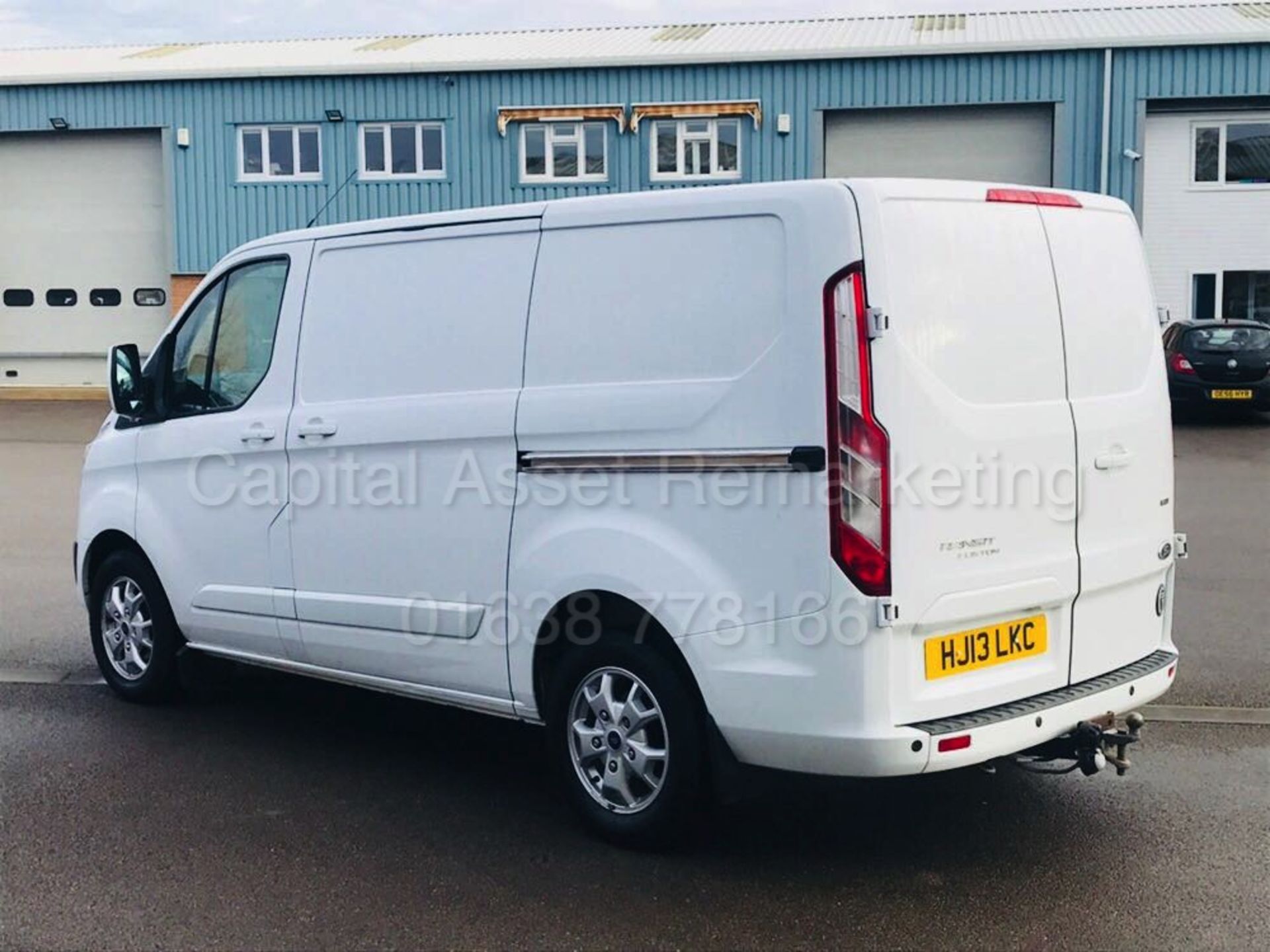 (On Sale) FORD TRANSIT CUSTOM 'LIMITED SPEC' (2013 - NEW MODEL) '2.2 TDCI - 6 SPEED' *A/C* (NO VAT) - Image 5 of 32