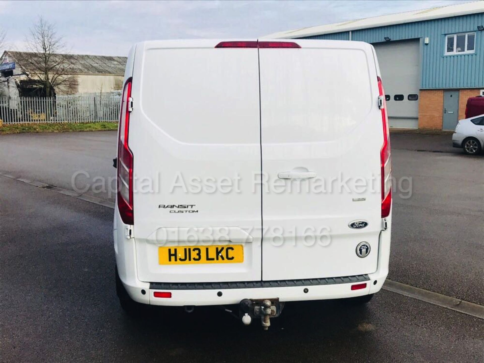 (On Sale) FORD TRANSIT CUSTOM 'LIMITED SPEC' (2013 - NEW MODEL) '2.2 TDCI - 6 SPEED' *A/C* (NO VAT) - Image 6 of 32