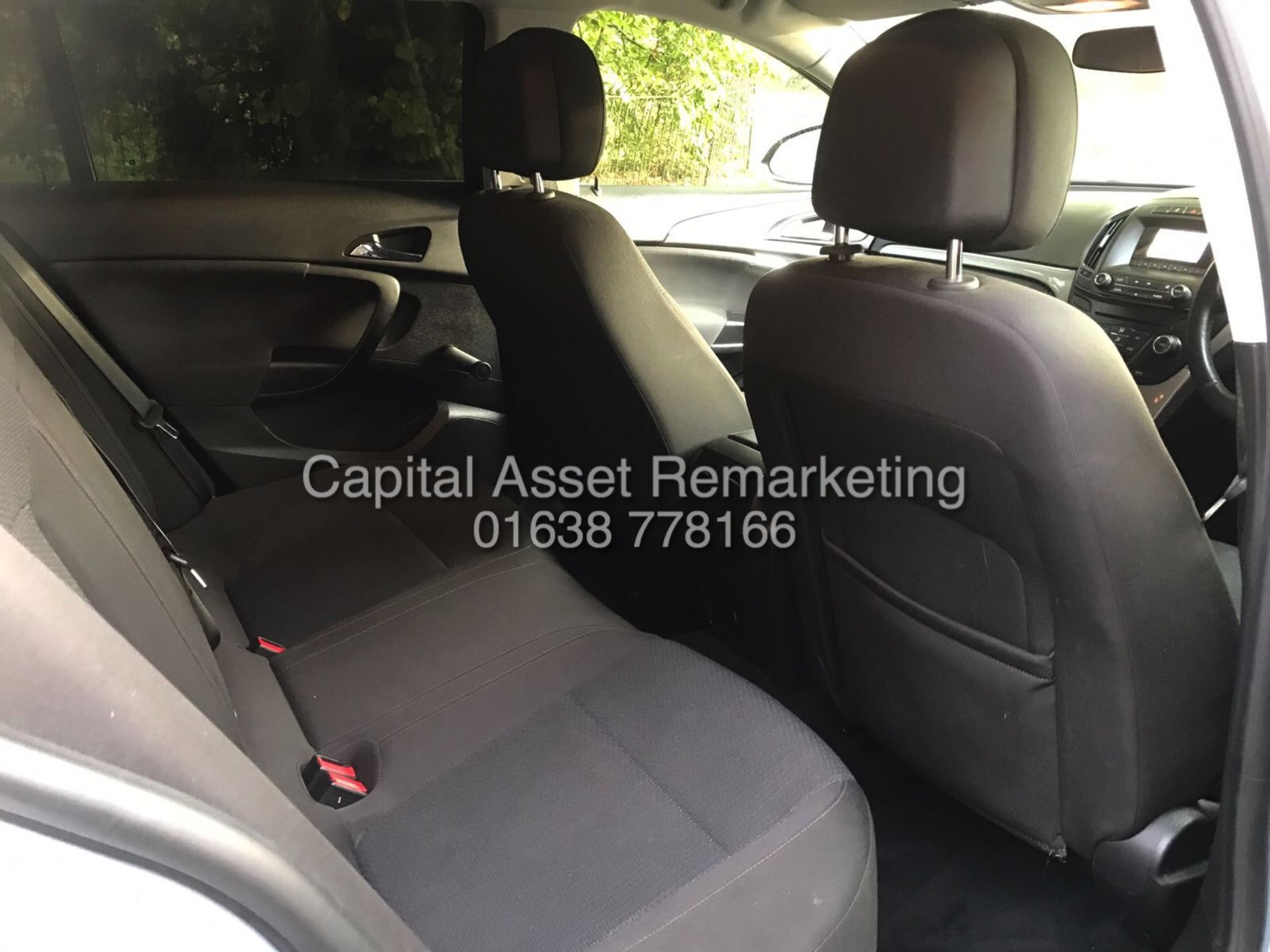 VAUXHALL INSIGNIA 2.0 CDTI "DESIGN" ESTATE - 1 OWNER FSH (2014 MODEL - NEW SHAPE) CLIMATE -ELEC PACK - Image 15 of 16
