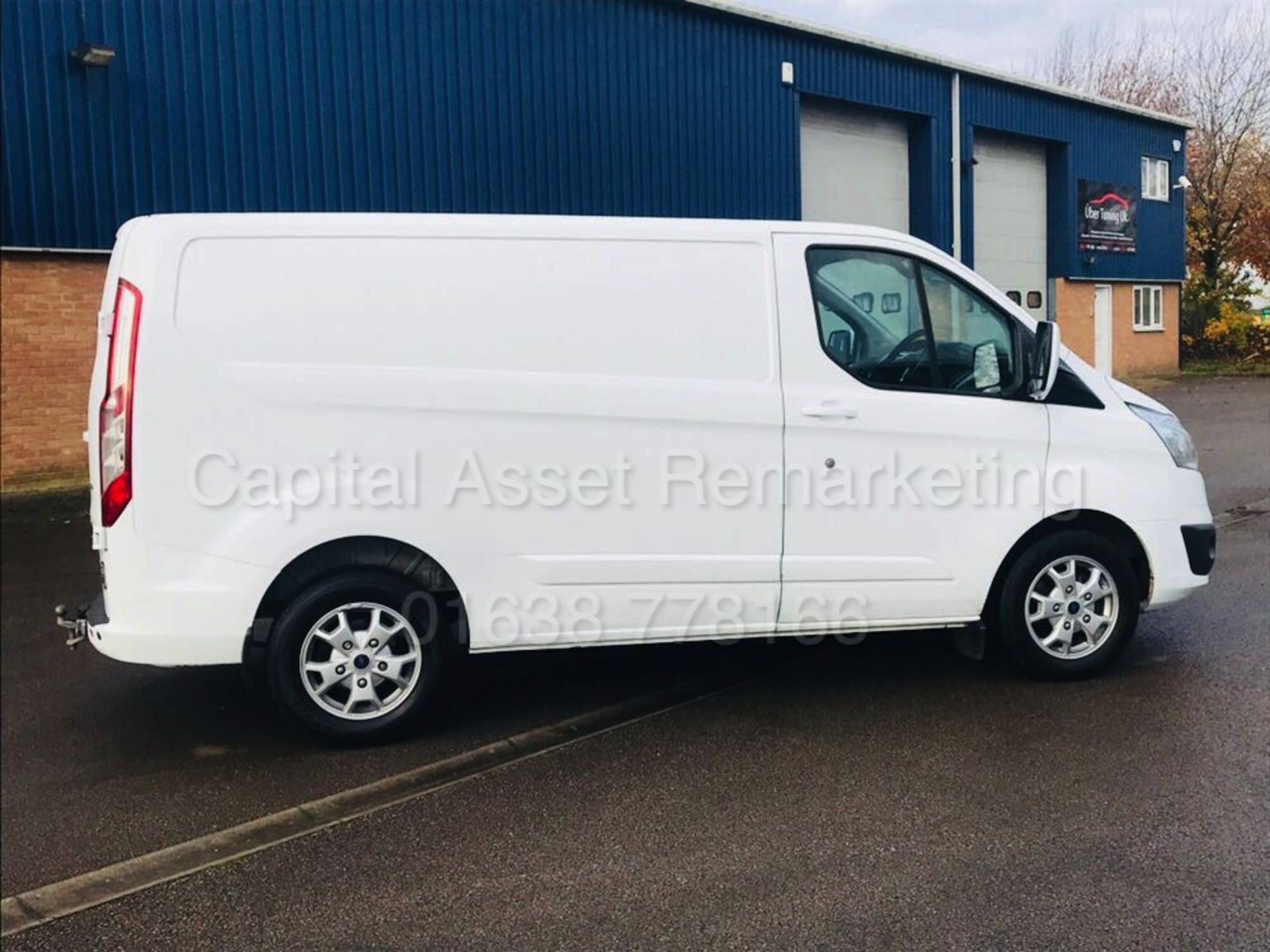 (On Sale) FORD TRANSIT CUSTOM 'LIMITED SPEC' (2013 - NEW MODEL) '2.2 TDCI - 6 SPEED' *A/C* (NO VAT) - Image 8 of 32