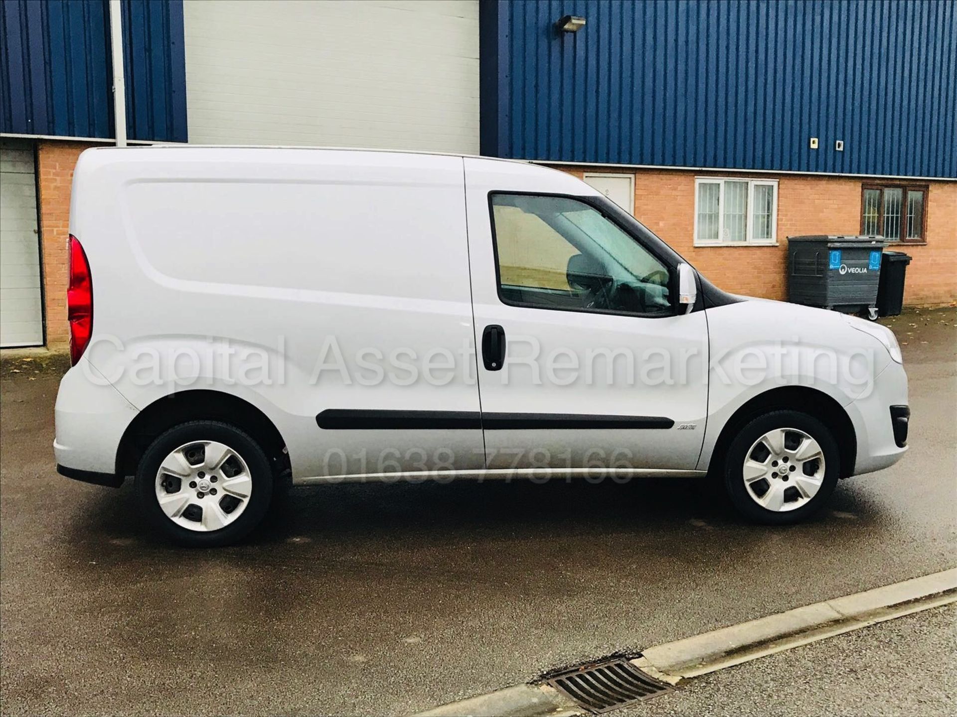 VAUXHALL COMBO 2000 L1H1 'SPORTIVE' (2015 MODEL) 'CDTI - 90 BHP' **AIR CON** (1 OWNER FROM NEW) - Image 7 of 19