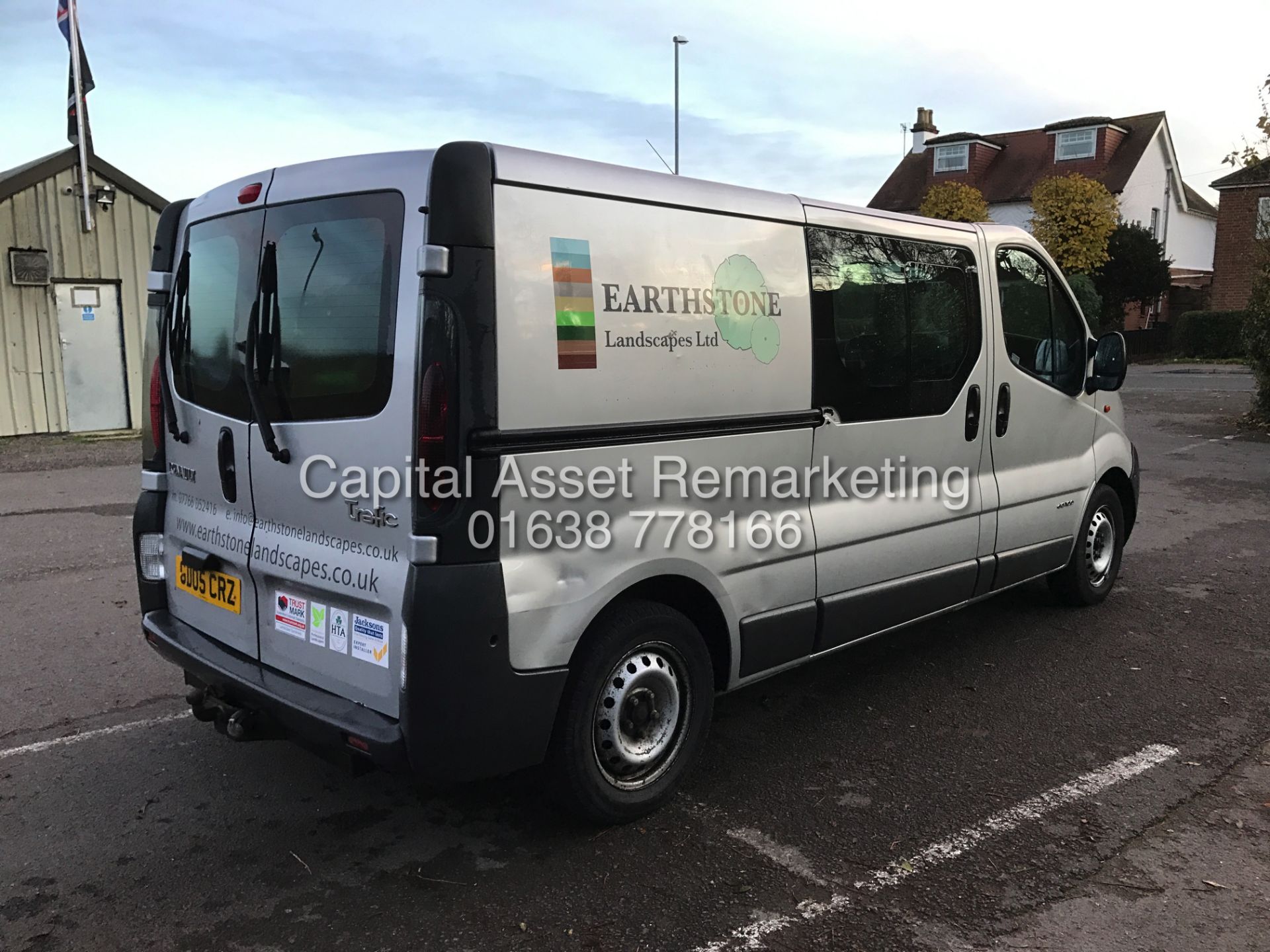 On Sale RENAULT TRAFIC 1.9DCI LONG WHEEL BASE DUELINER 6 SEATER - 05 REG - SILVER - AIR CON - WOW!!! - Image 8 of 19