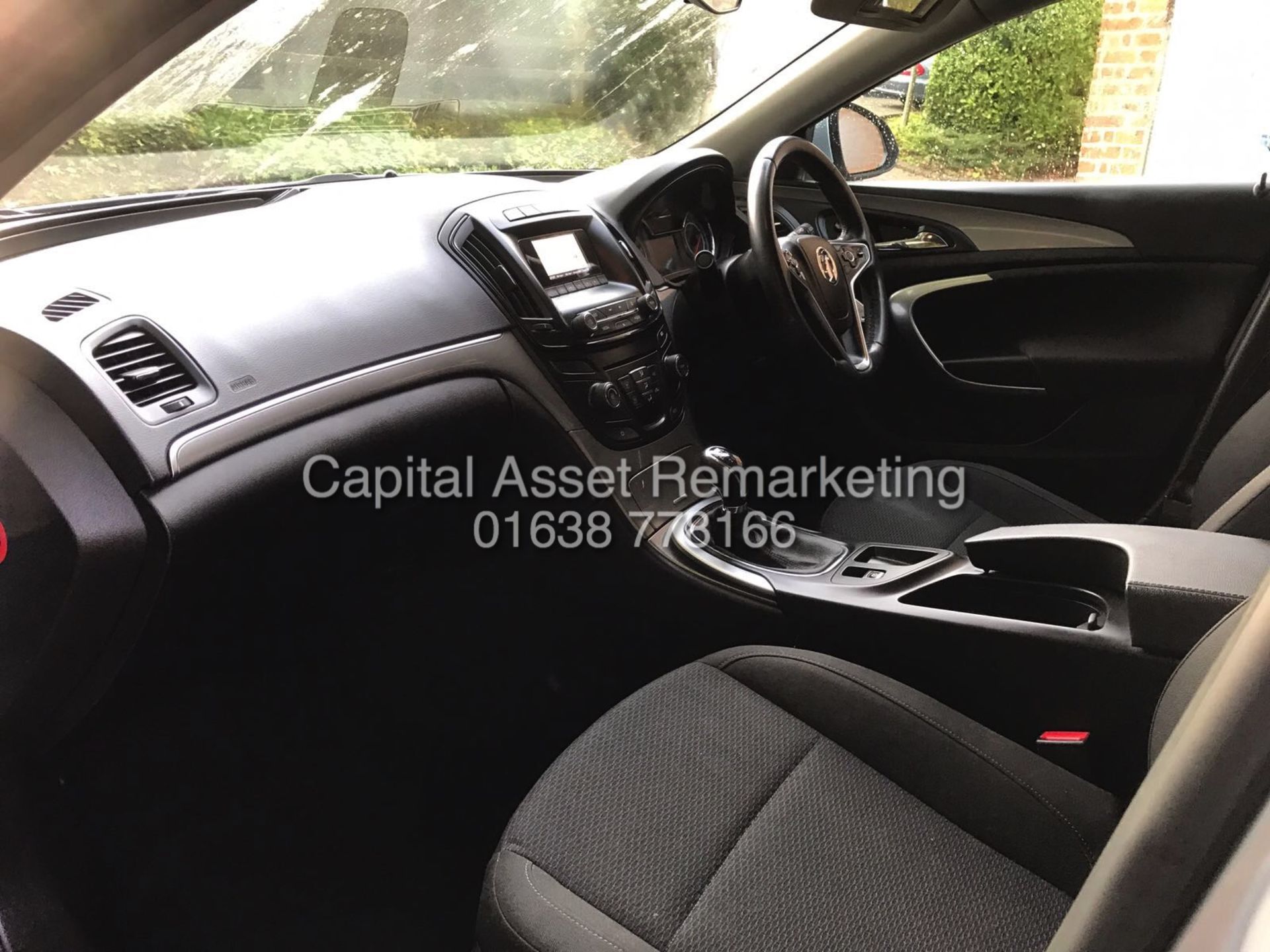 VAUXHALL INSIGNIA 2.0 CDTI "DESIGN" ESTATE - 1 OWNER FSH (2014 MODEL - NEW SHAPE) CLIMATE -ELEC PACK - Image 11 of 16